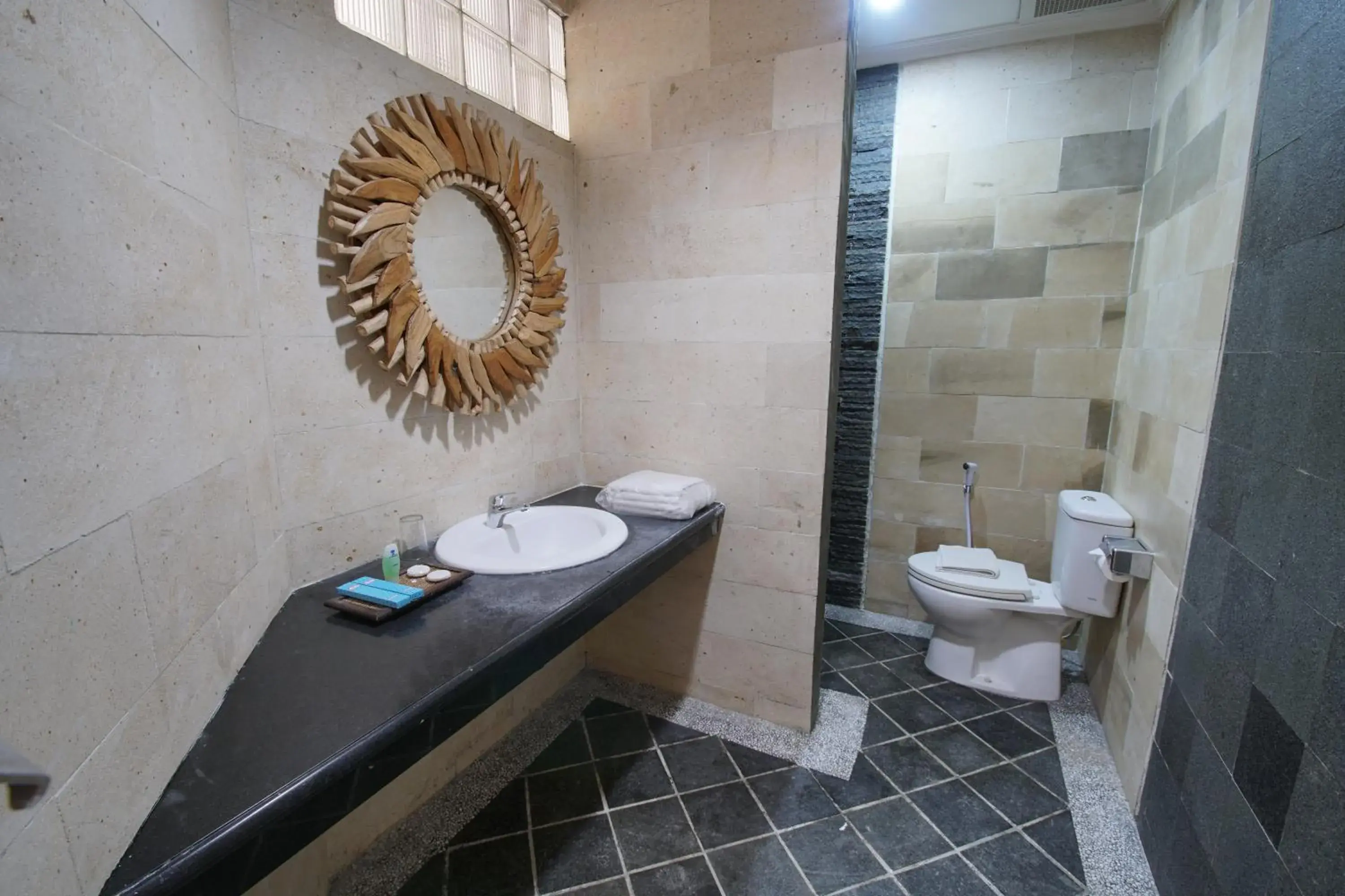 Bathroom in Hotel Puri Garden