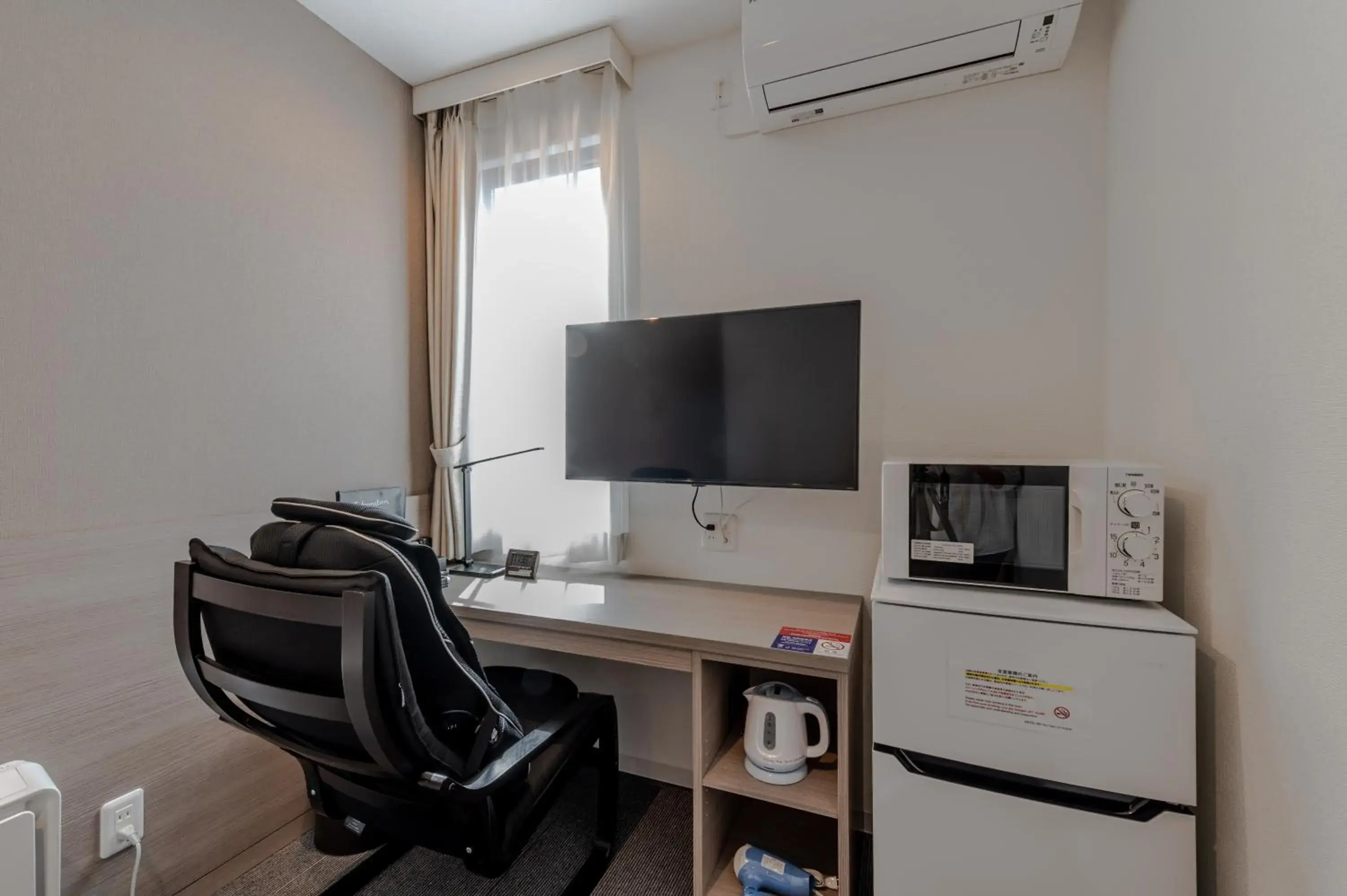 Photo of the whole room in HOTEL R9 The Yard Sakai Photo of the whole room in HOTEL R9 The Yard Sakai