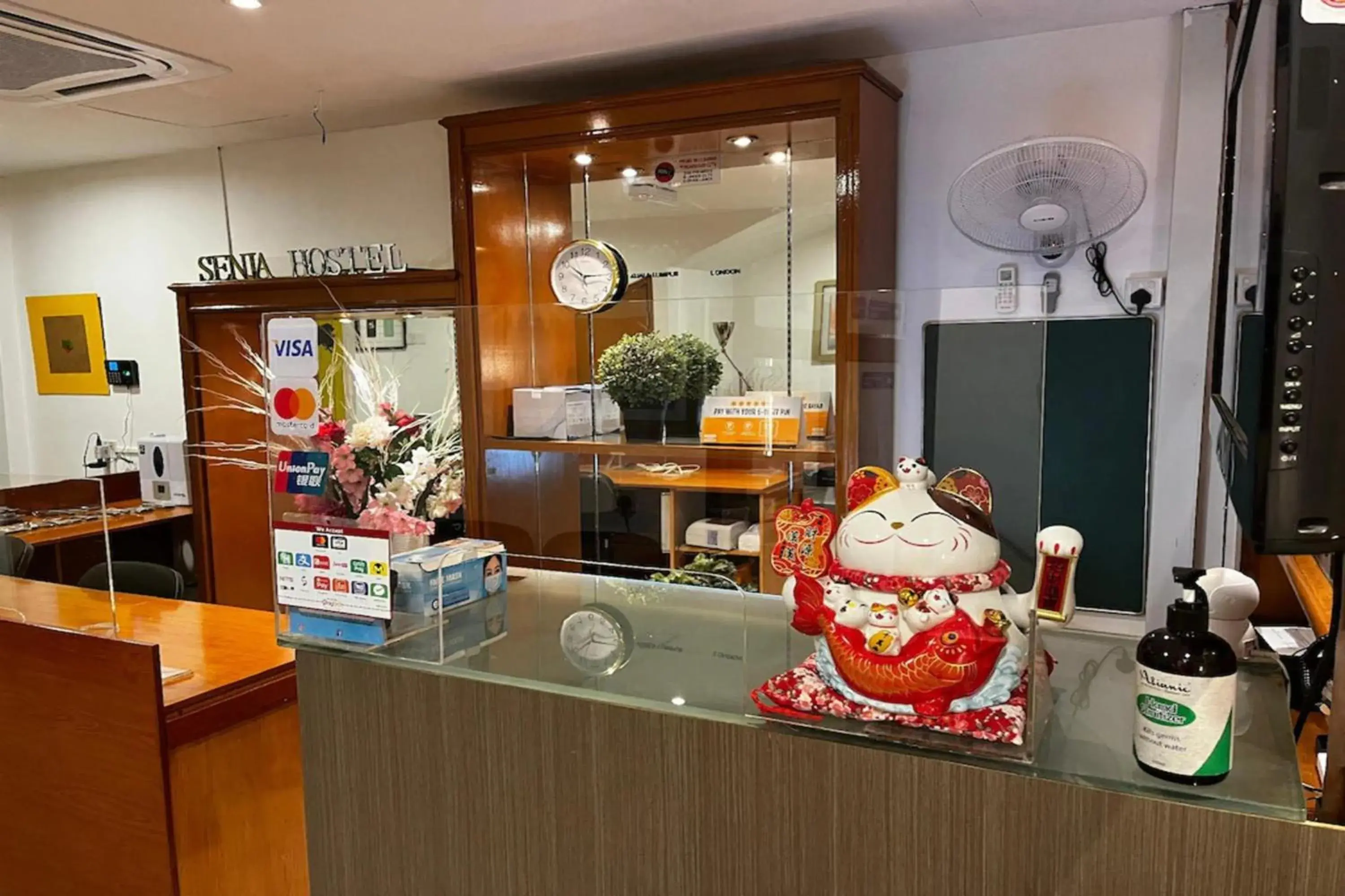 Lobby or reception in Hotel O Senja Hostel Chinatown Lobby or reception in Hotel O Senja Hostel Chinatown