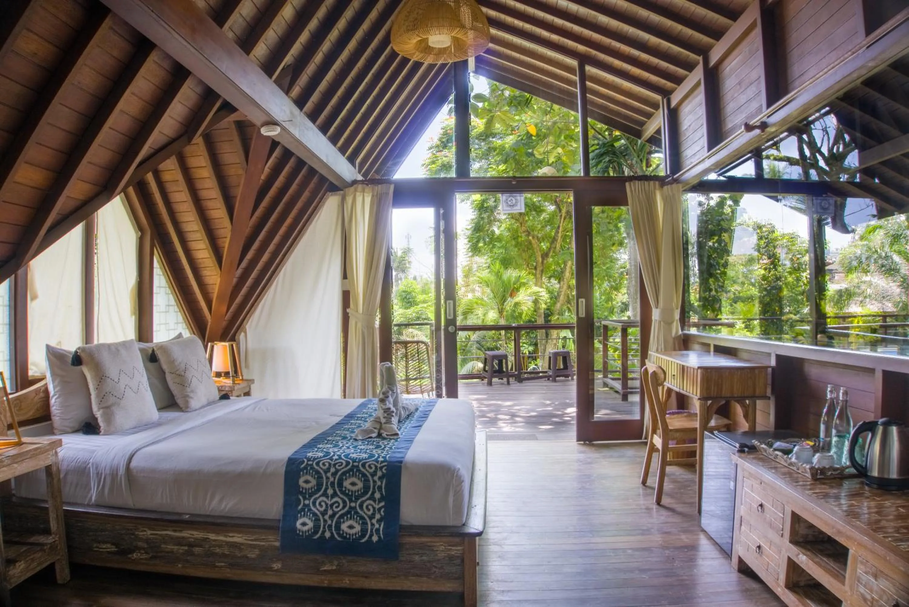 Bedroom, Bed in Green Tree House Villa Ubud