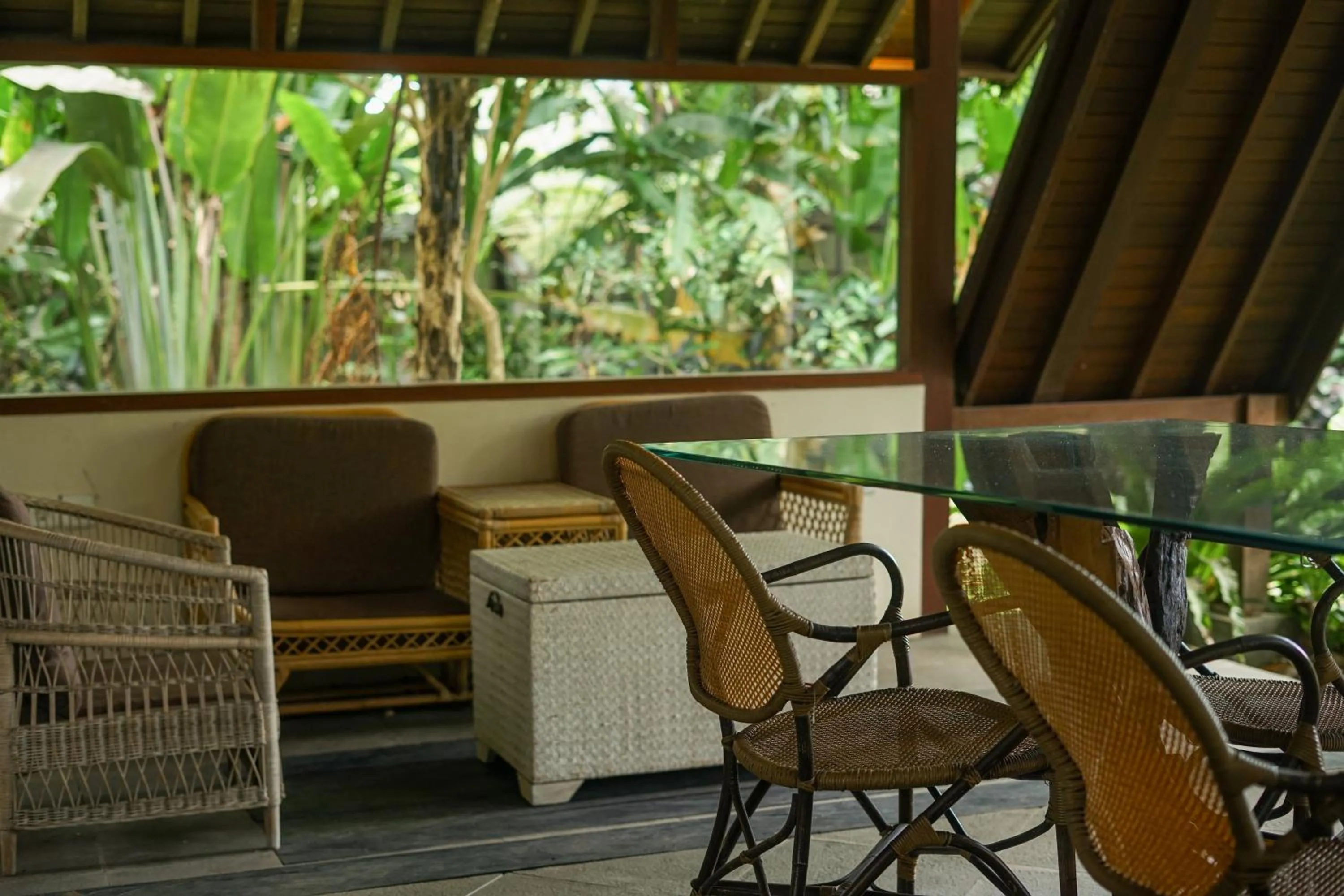 Seating area in Green Tree House Villa Ubud