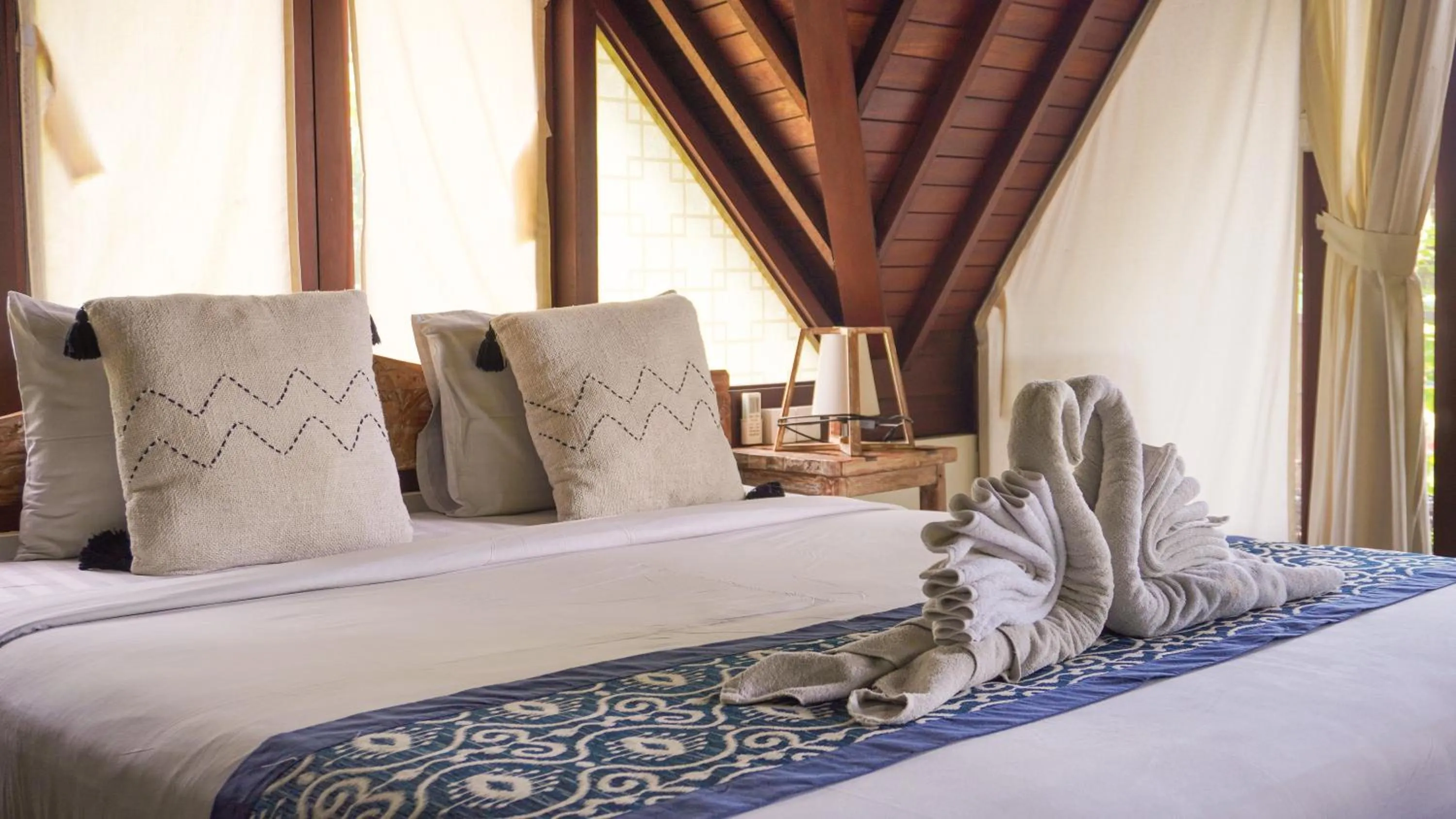 Bedroom, Bed in Green Tree House Villa Ubud