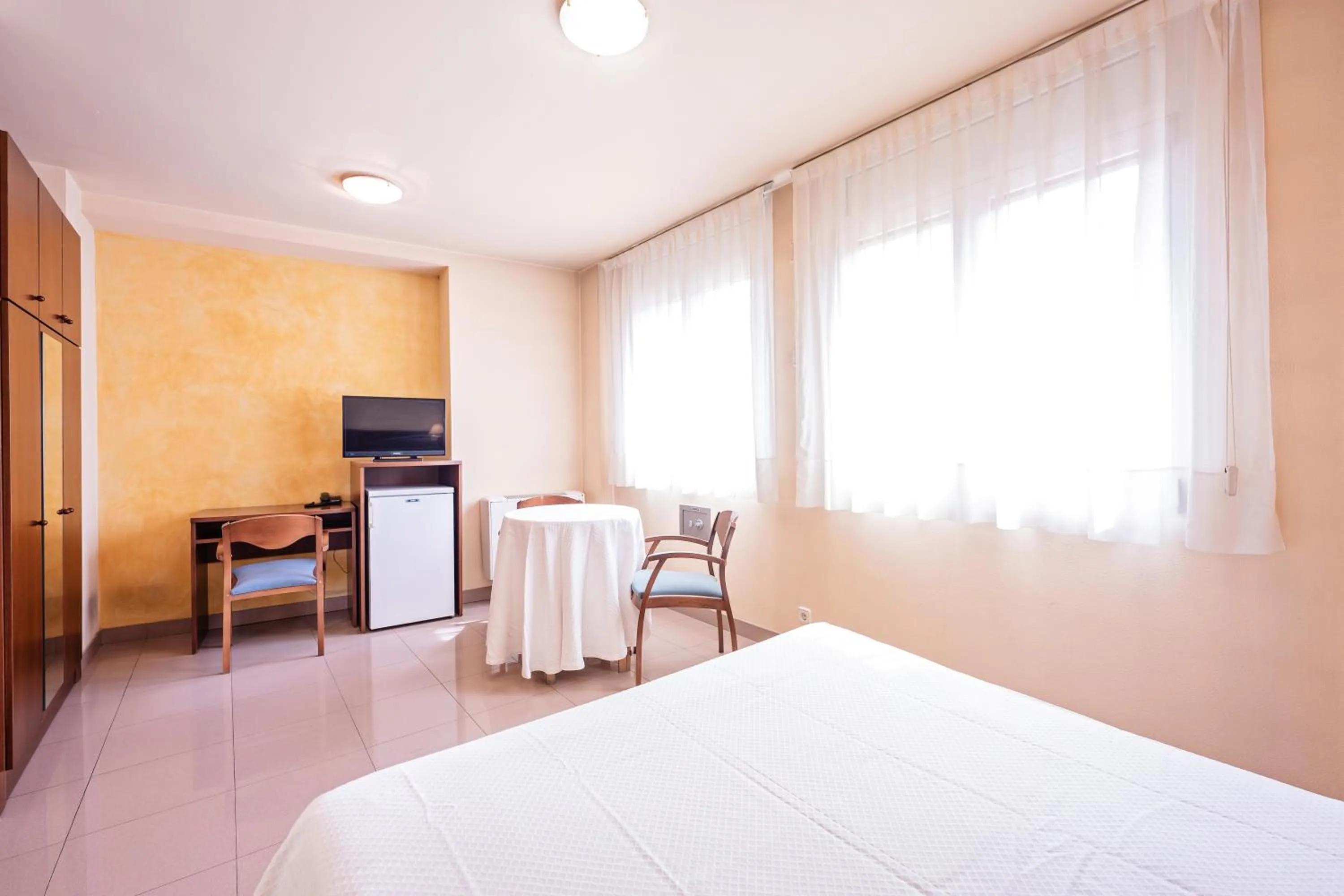 Bed in Hotel La Perla D'Olot