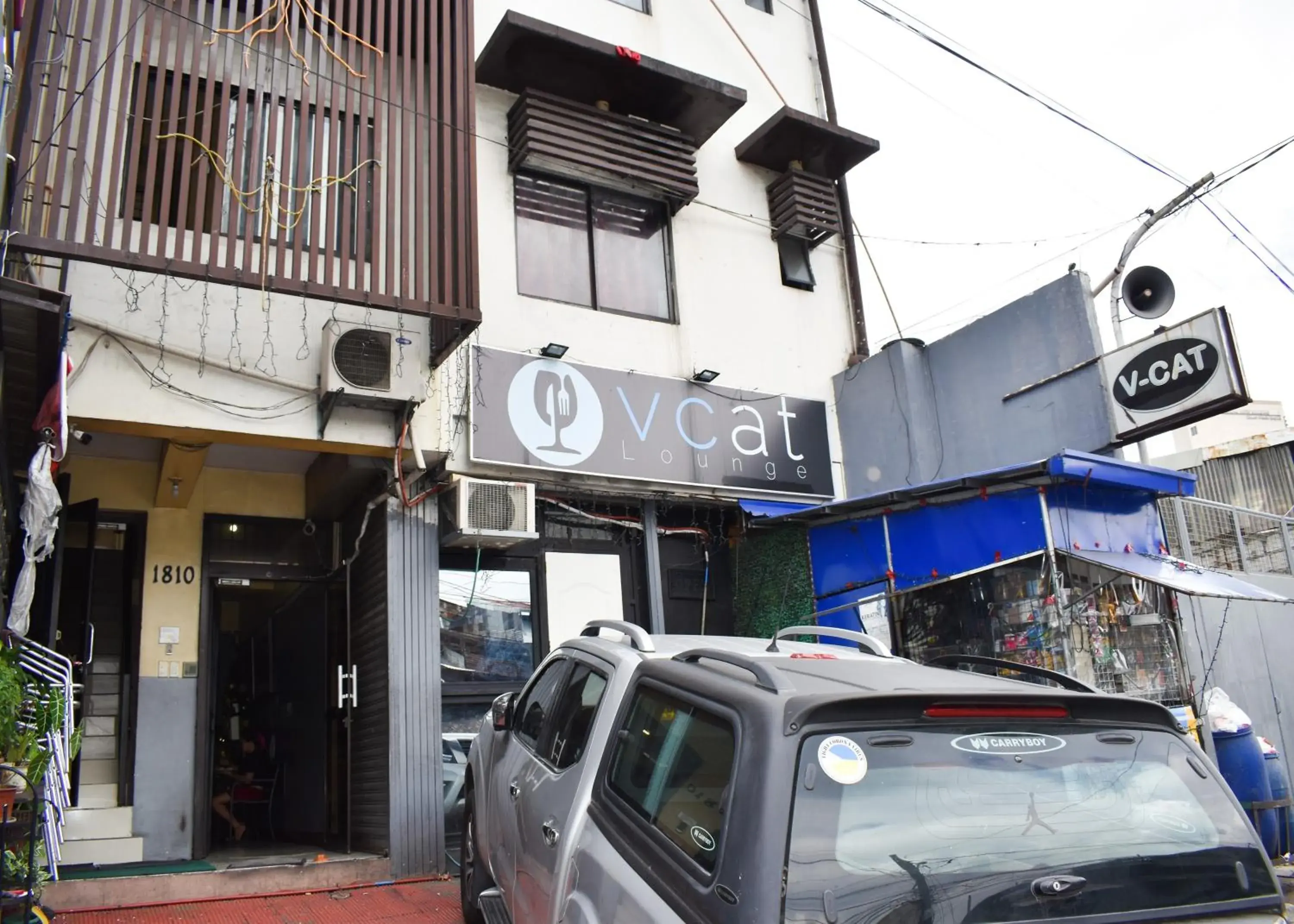 Facade/entrance in 1812 VC Lodge Facade/entrance in 1812 VC Lodge