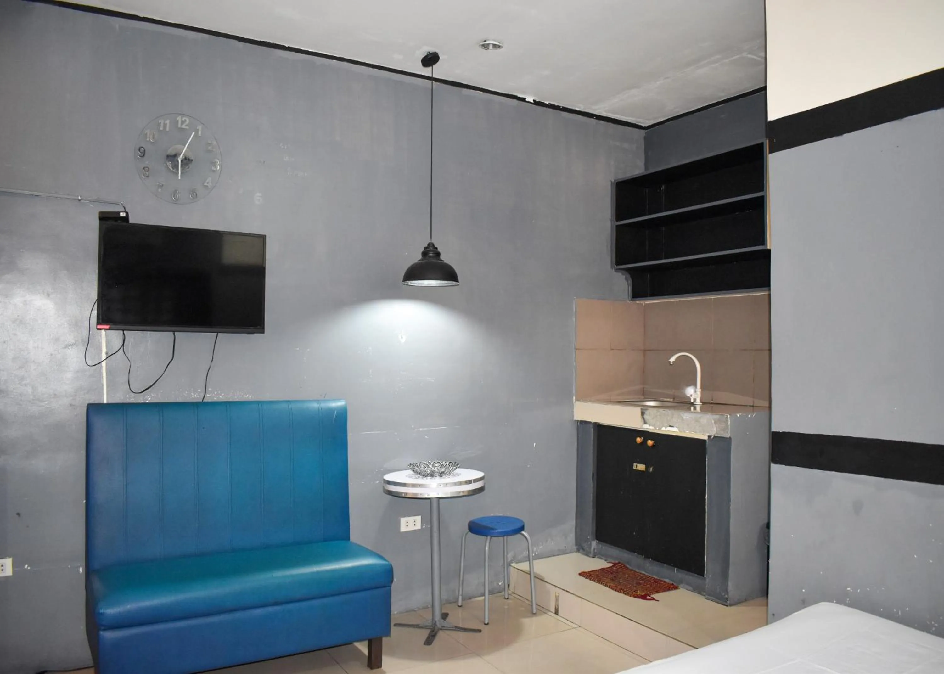 Photo of the whole room in 1812 VC Lodge