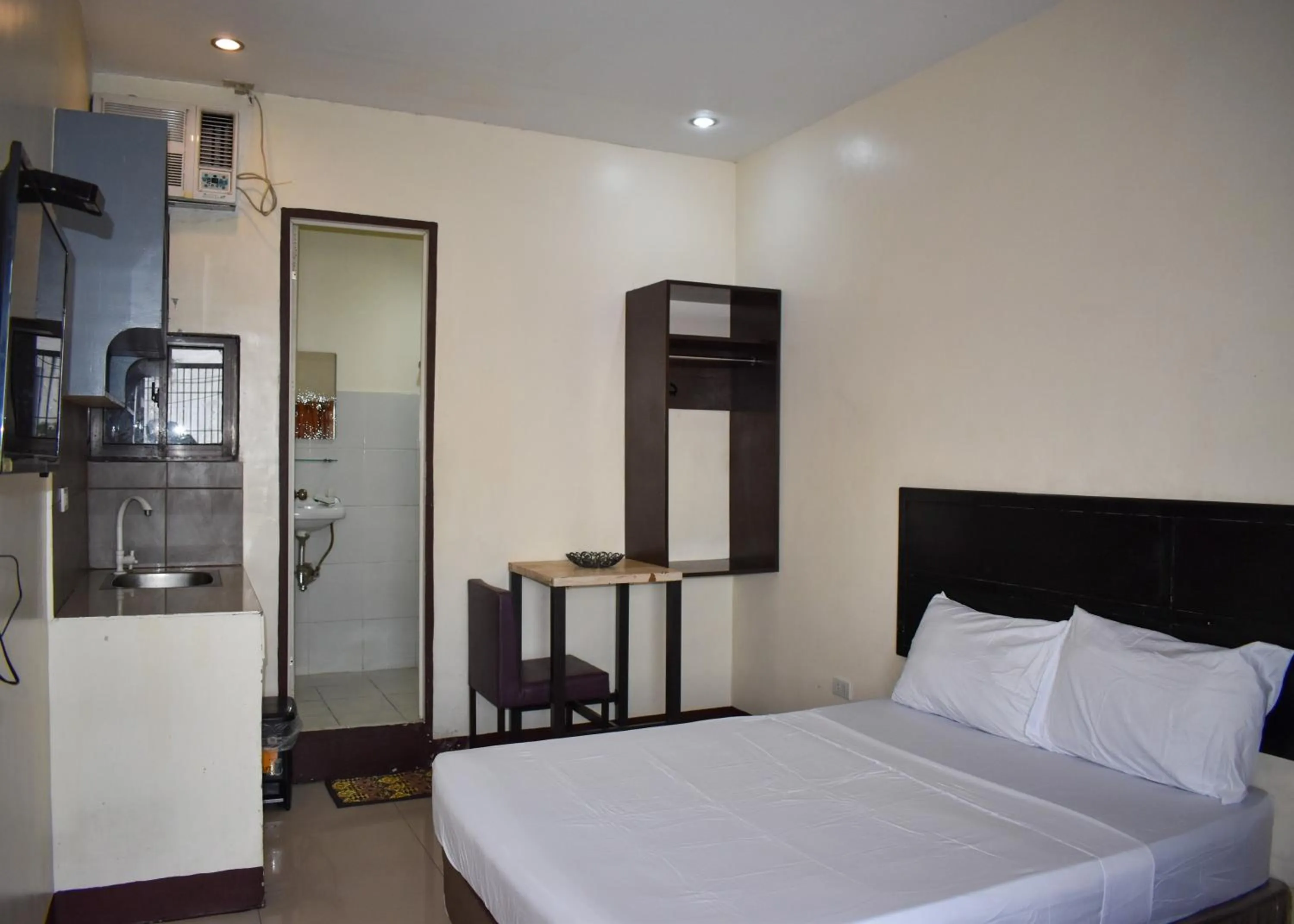 Bed in 1812 VC Lodge