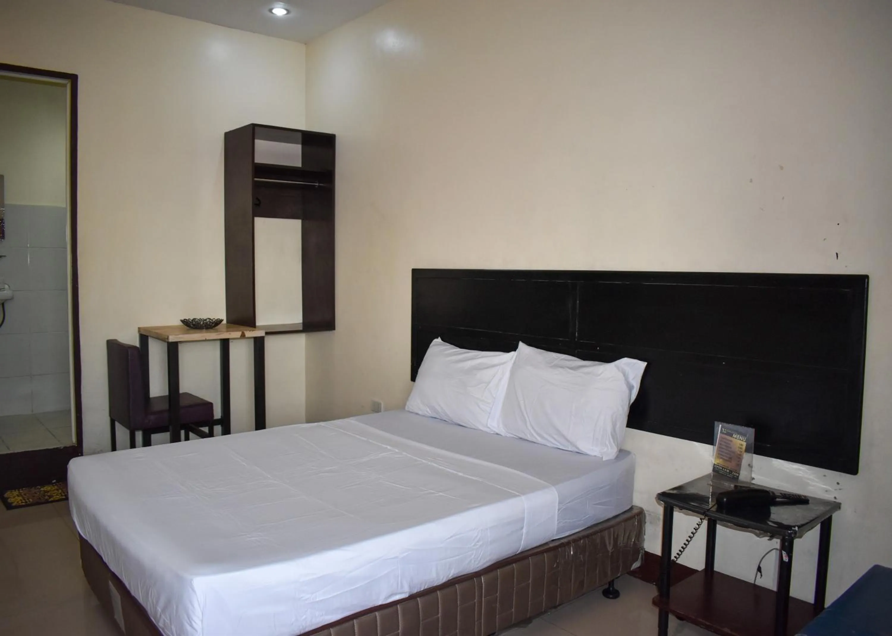 Bed in 1812 VC Lodge