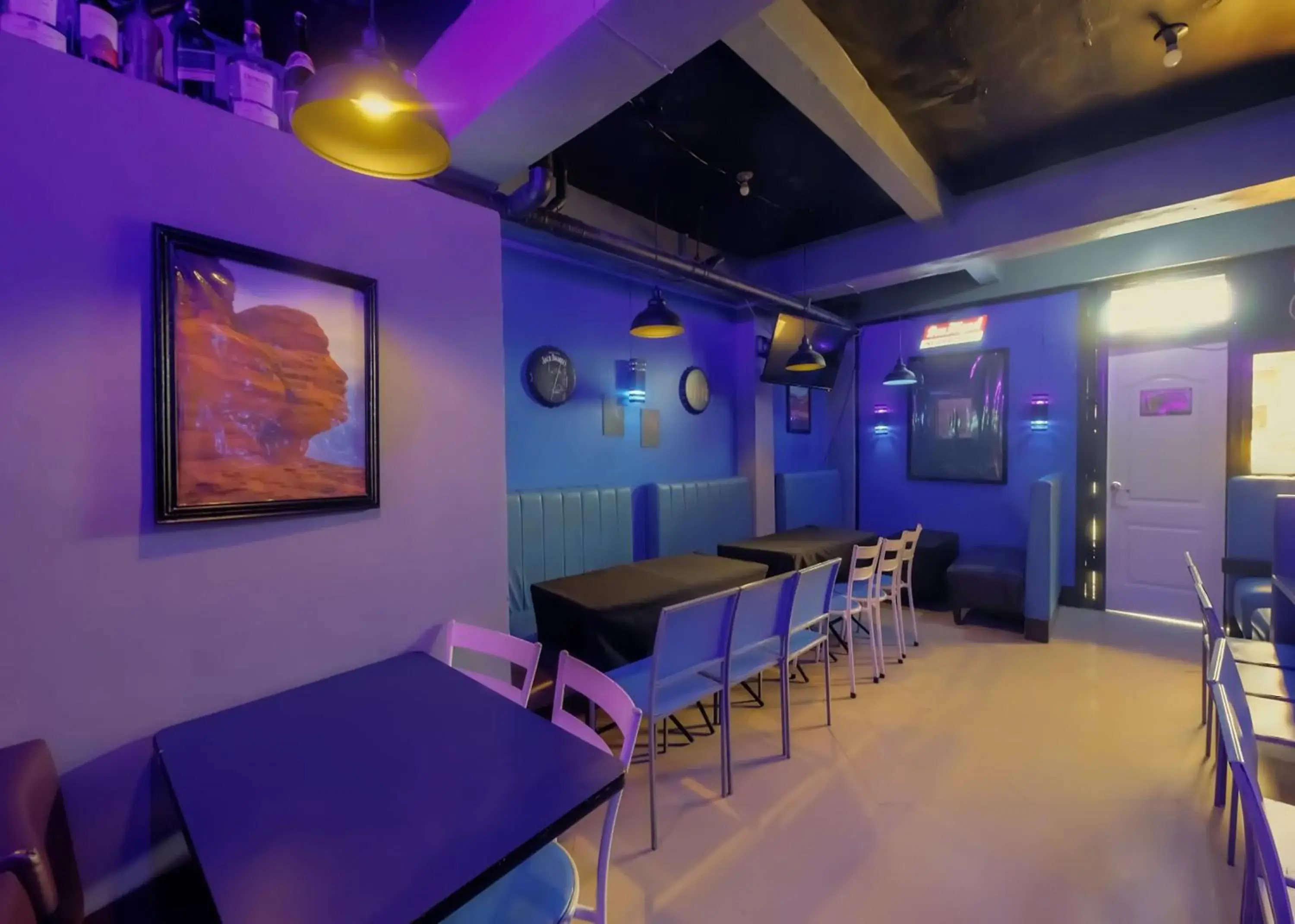 Restaurant/places to eat in 1812 VC Lodge Restaurant/places to eat in 1812 VC Lodge