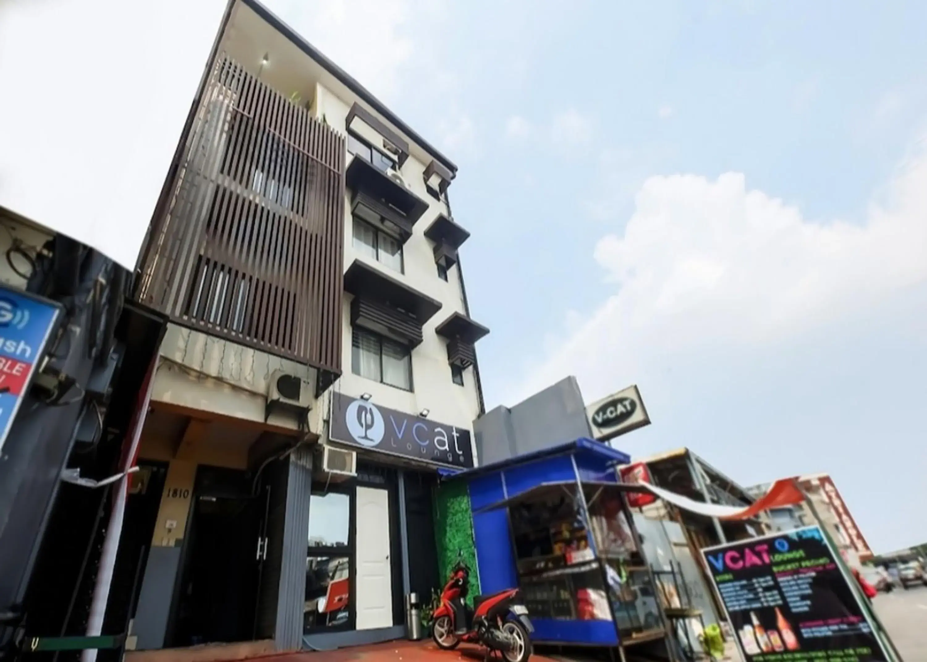 Property building in 1812 VC Lodge Property building in 1812 VC Lodge