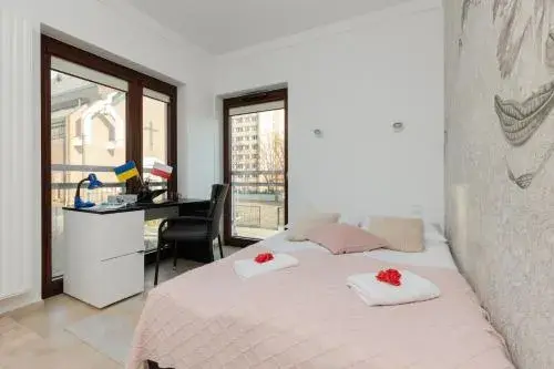 Warsaw Apartment Woronicza Home Office by Noclegi Renters Warsaw Apartment Woronicza Home Office by Noclegi Renters