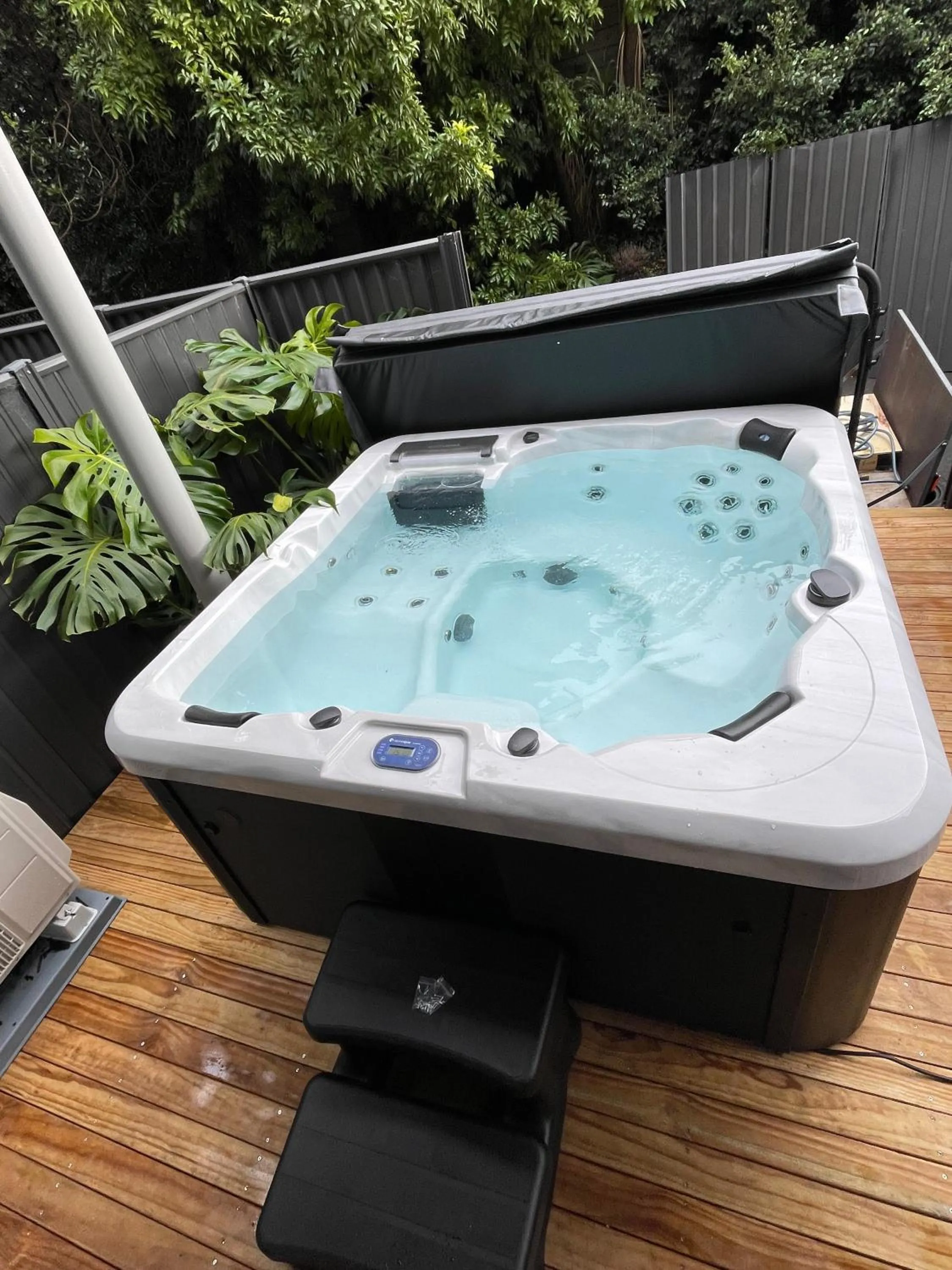 Spacious Home Near CBD SPA Pool Parking 3BR