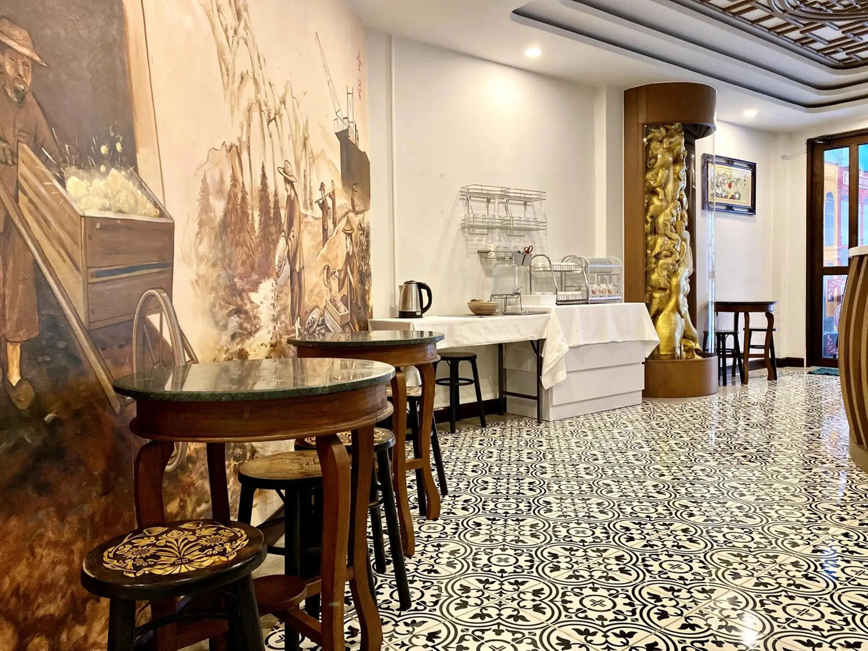 Breakfast in Sunray Beach Hotel Patong Breakfast in Sunray Beach Hotel Patong