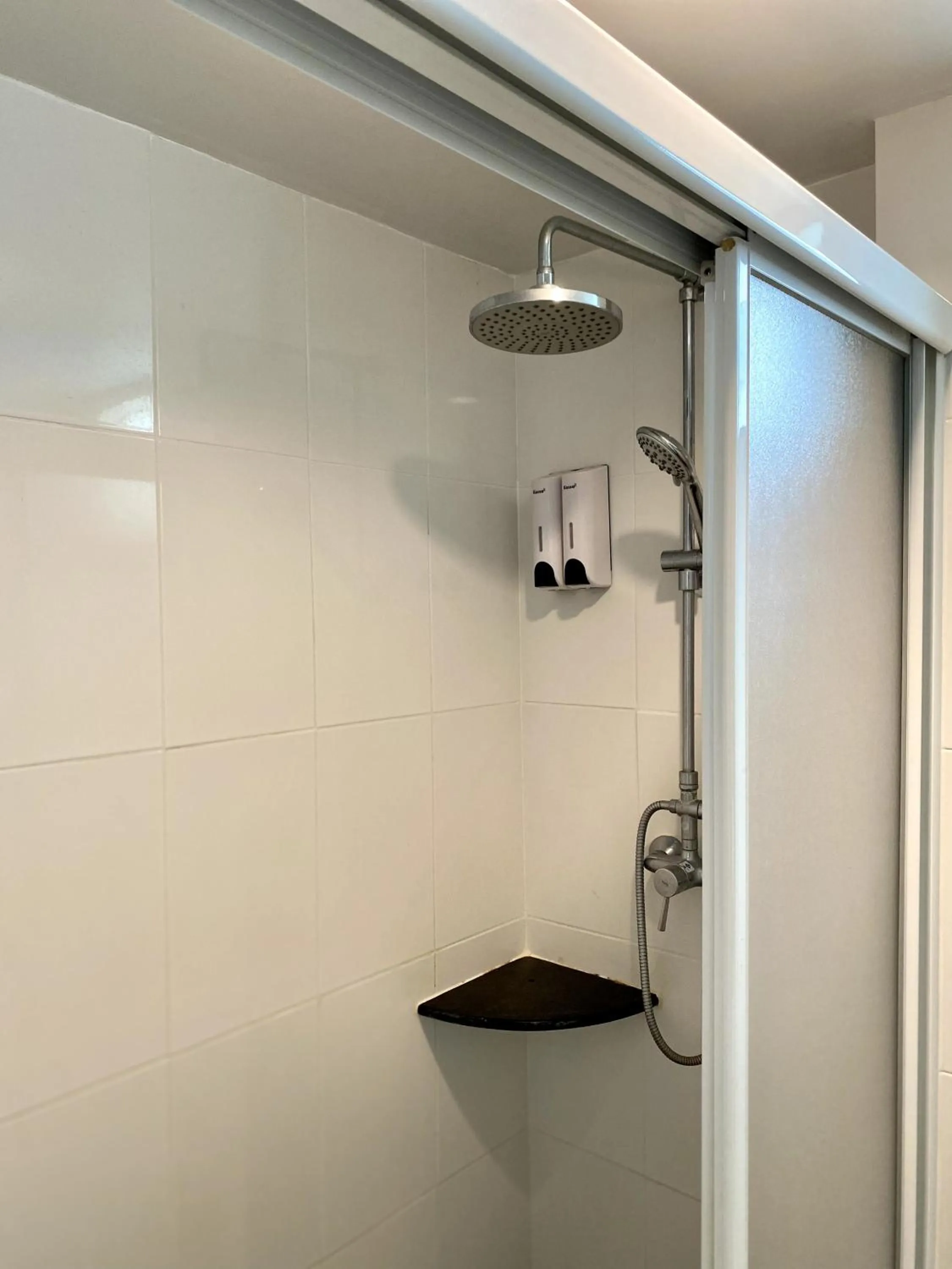 Shower in Sunray Beach Hotel Patong