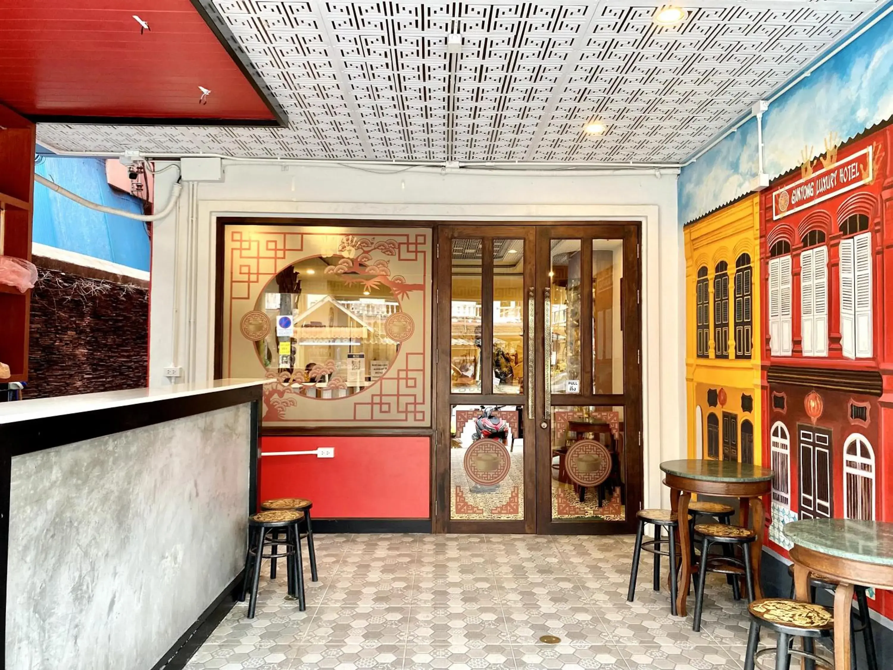 Property building in Sunray Beach Hotel Patong Property building in Sunray Beach Hotel Patong