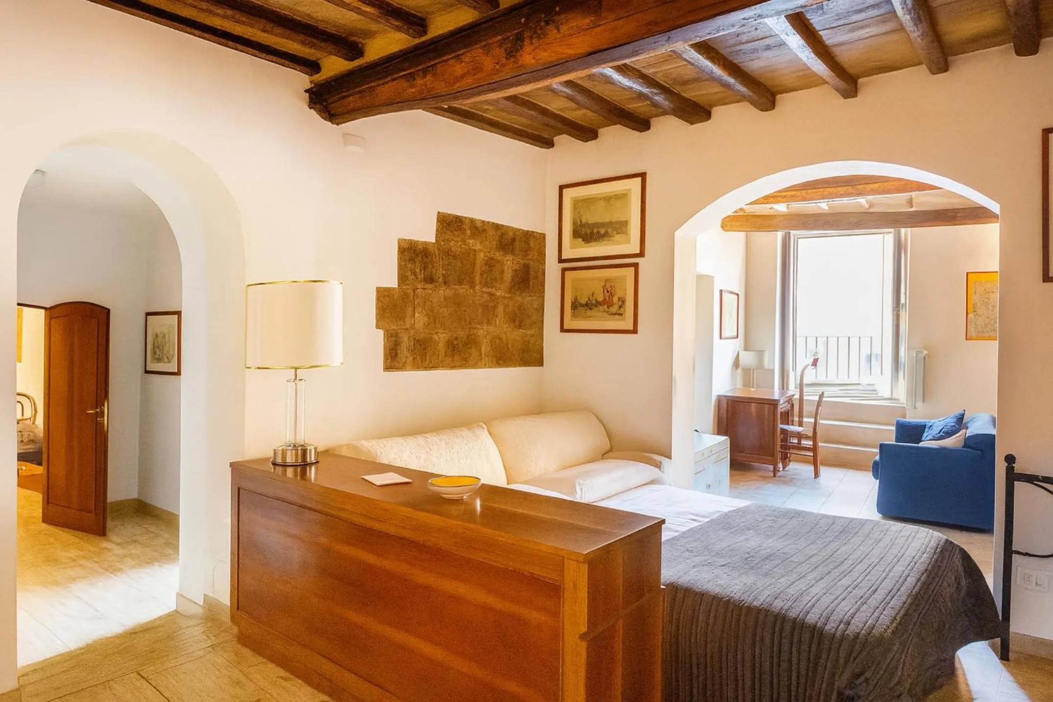 Bed in The Balcony Suite - Piazza del Campo