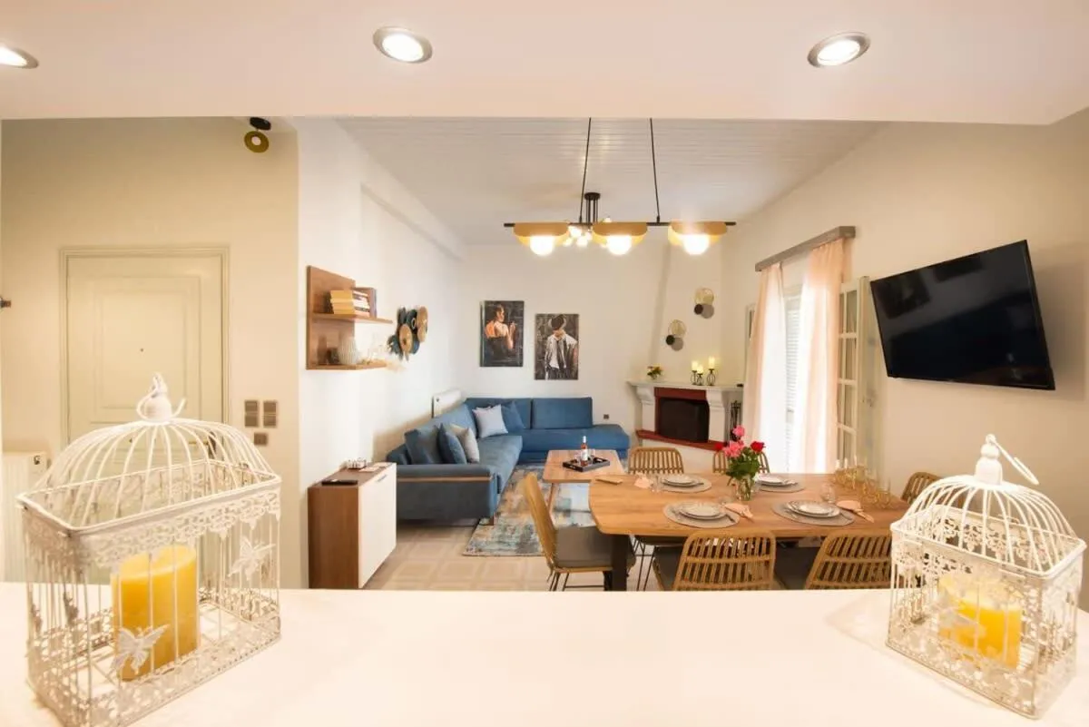 TV and multimedia in Dolce Favola Nomad Casa - Kalamata's City Getaway