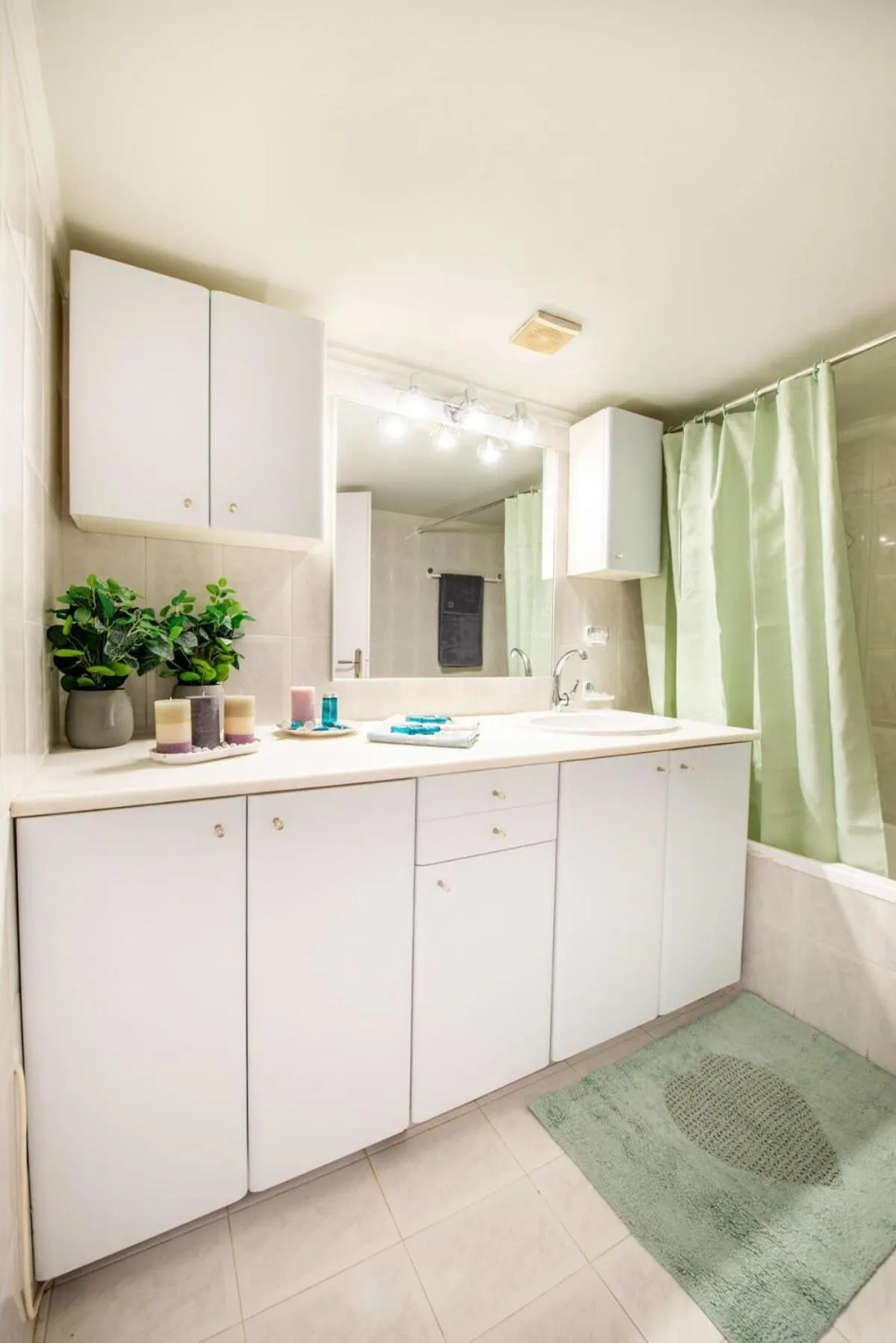 Kitchen or kitchenette in Dolce Favola Nomad Casa - Kalamata's City Getaway