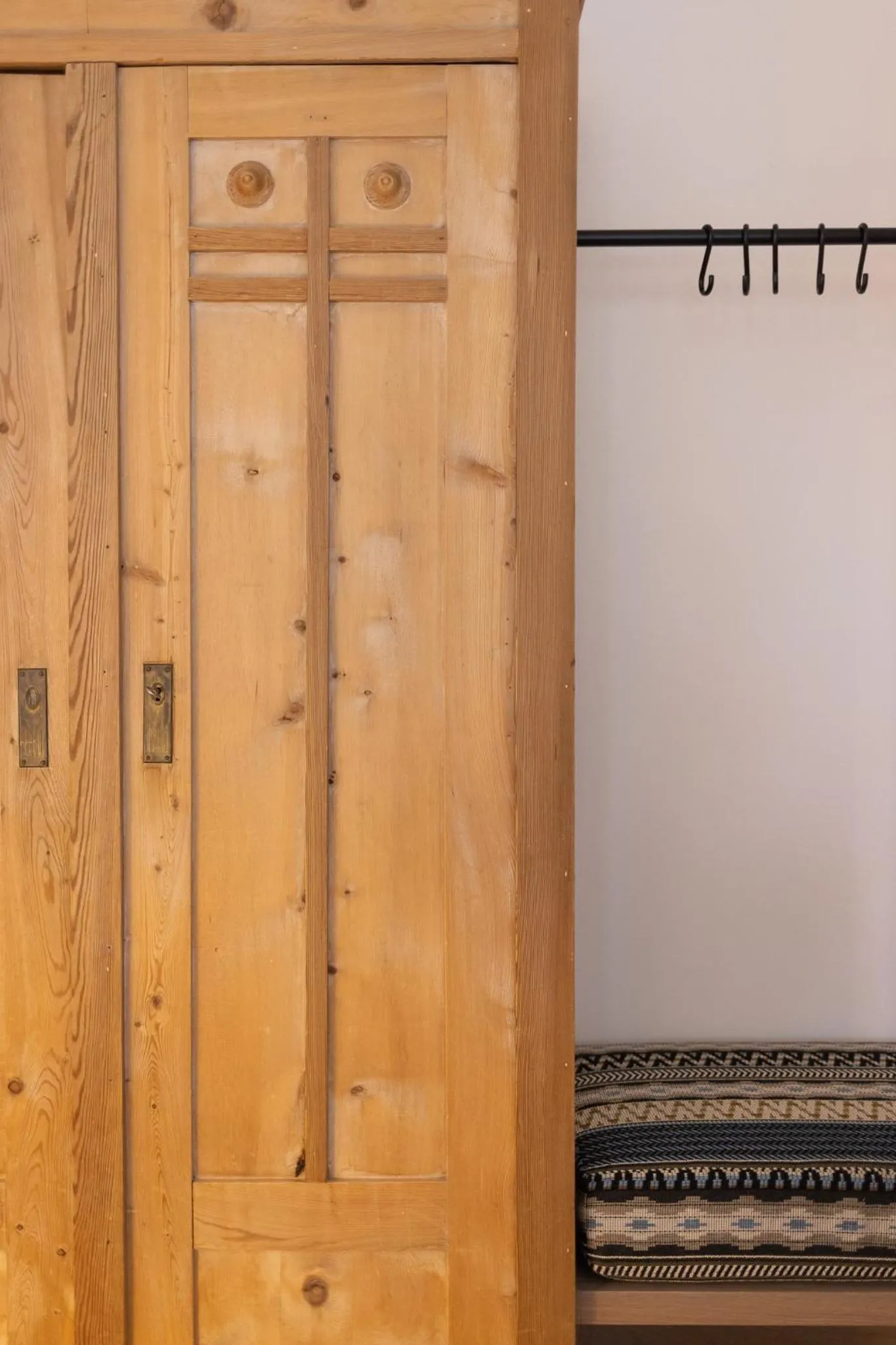 wardrobe in Apartment Ando
