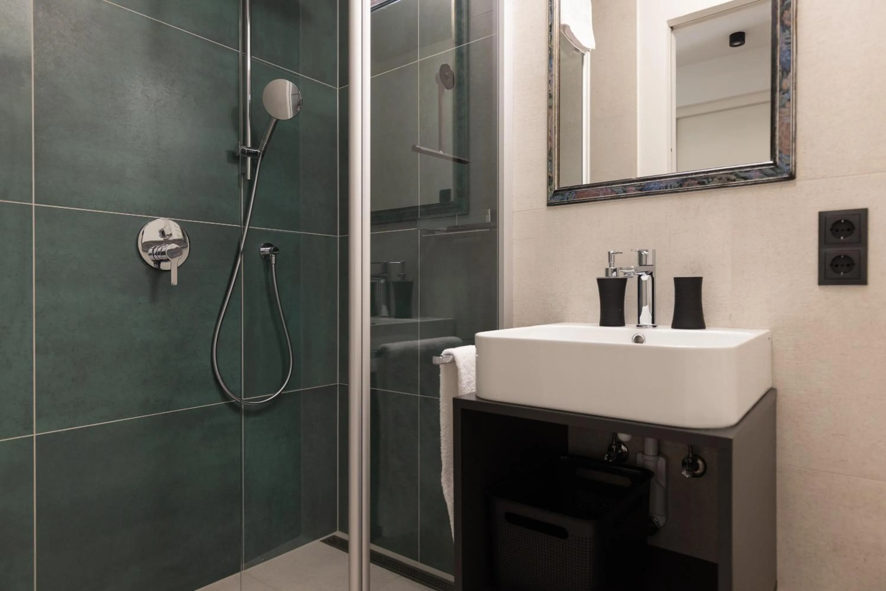 Shower in Apartment Ando