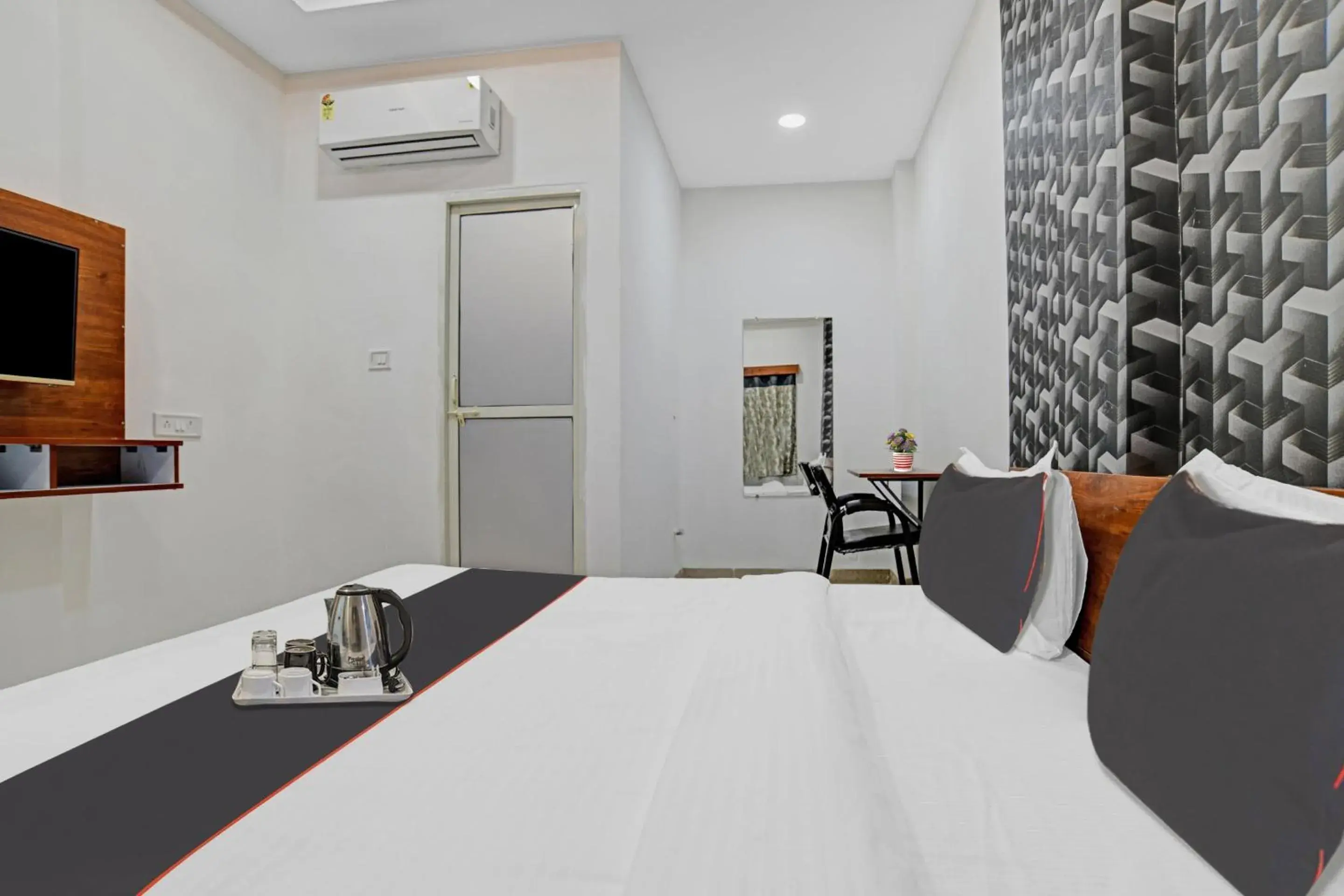 Bedroom in Hotel O Shivaay Bedroom in Hotel O Shivaay