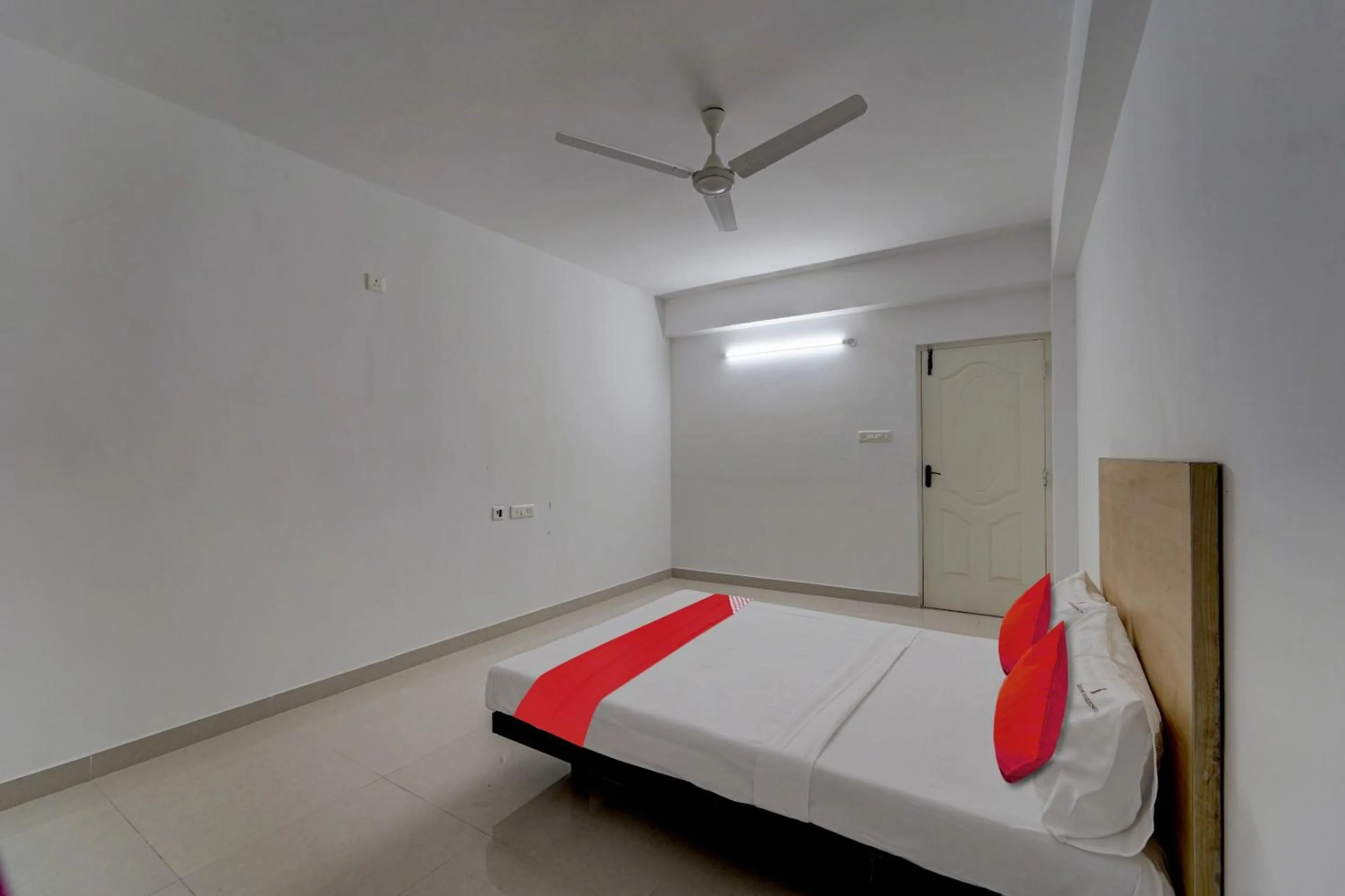 Bedroom, Bed in Hotel O J2 Service Appartment