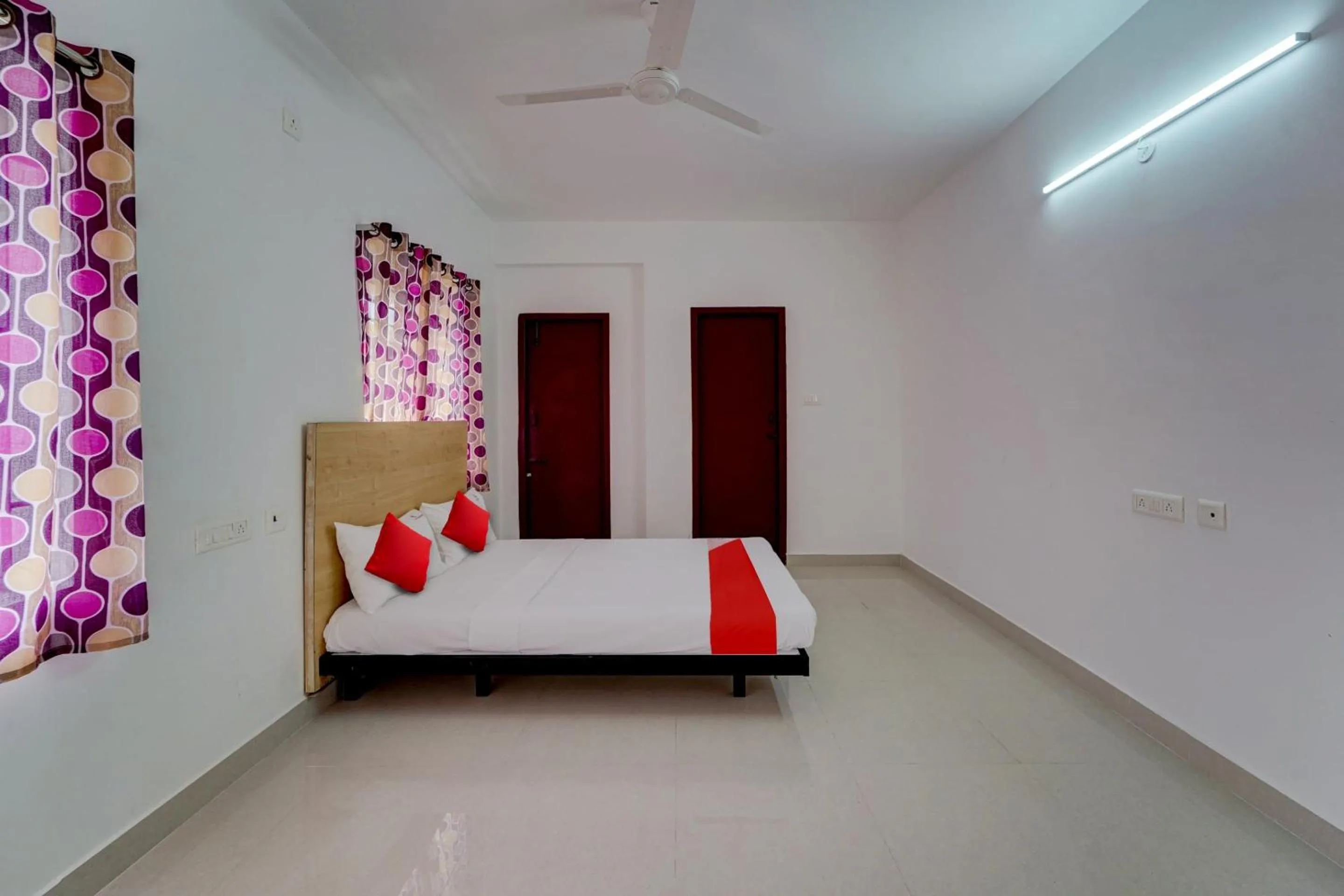 Bedroom, Bed in Hotel O J2 Service Appartment