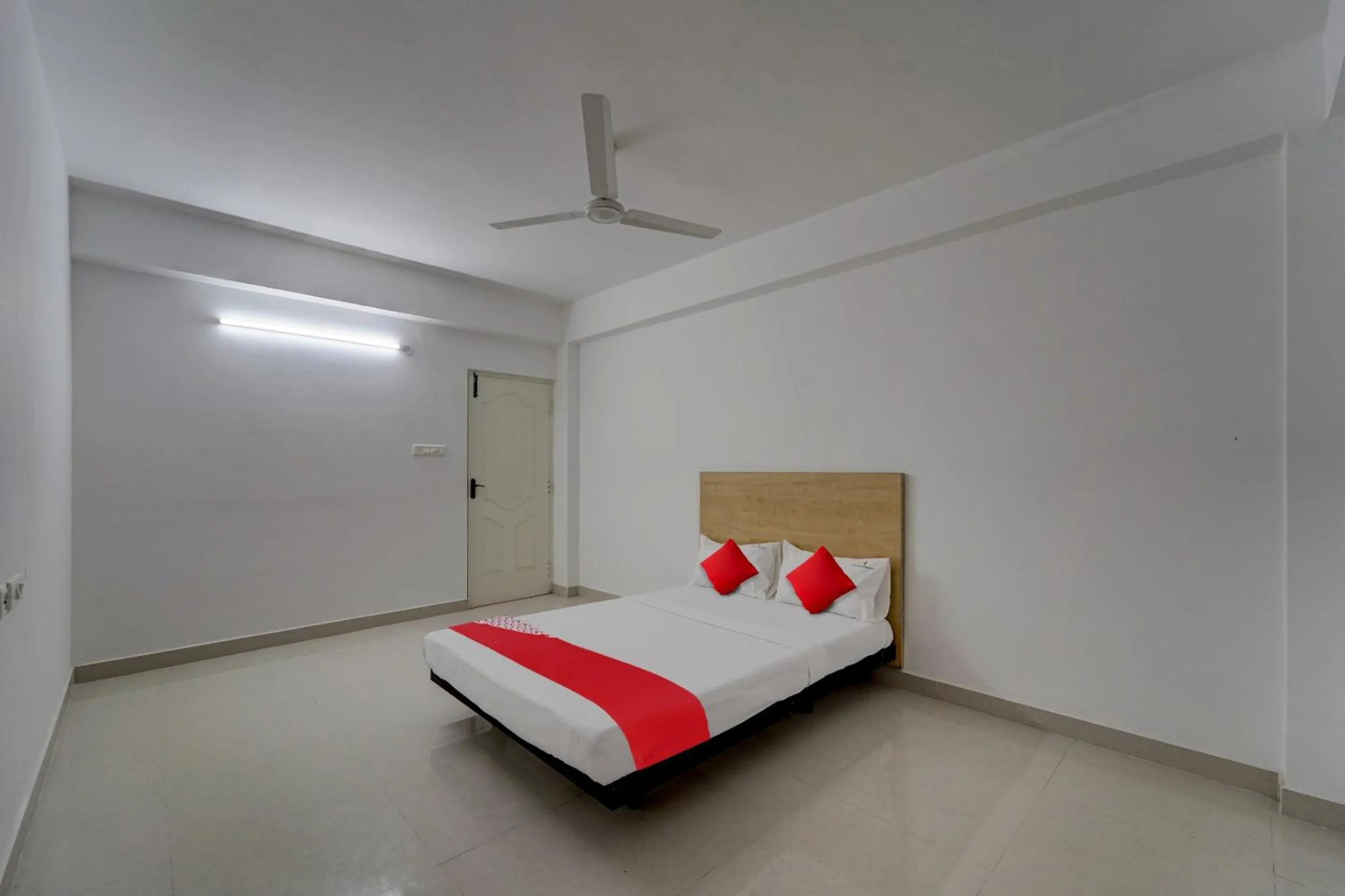 Bedroom, Bed in Hotel O J2 Service Appartment