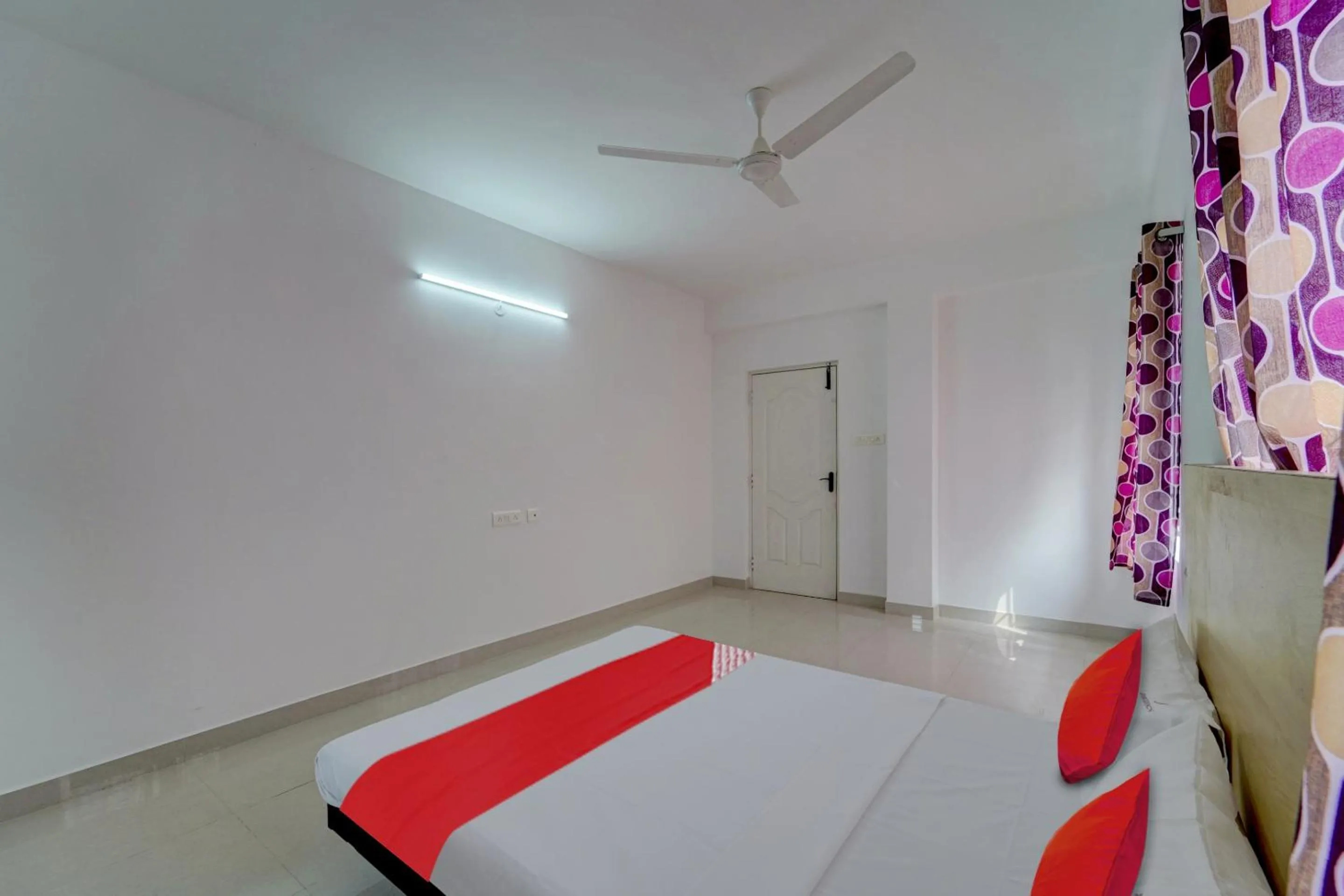 Bedroom, Bed in Hotel O J2 Service Appartment