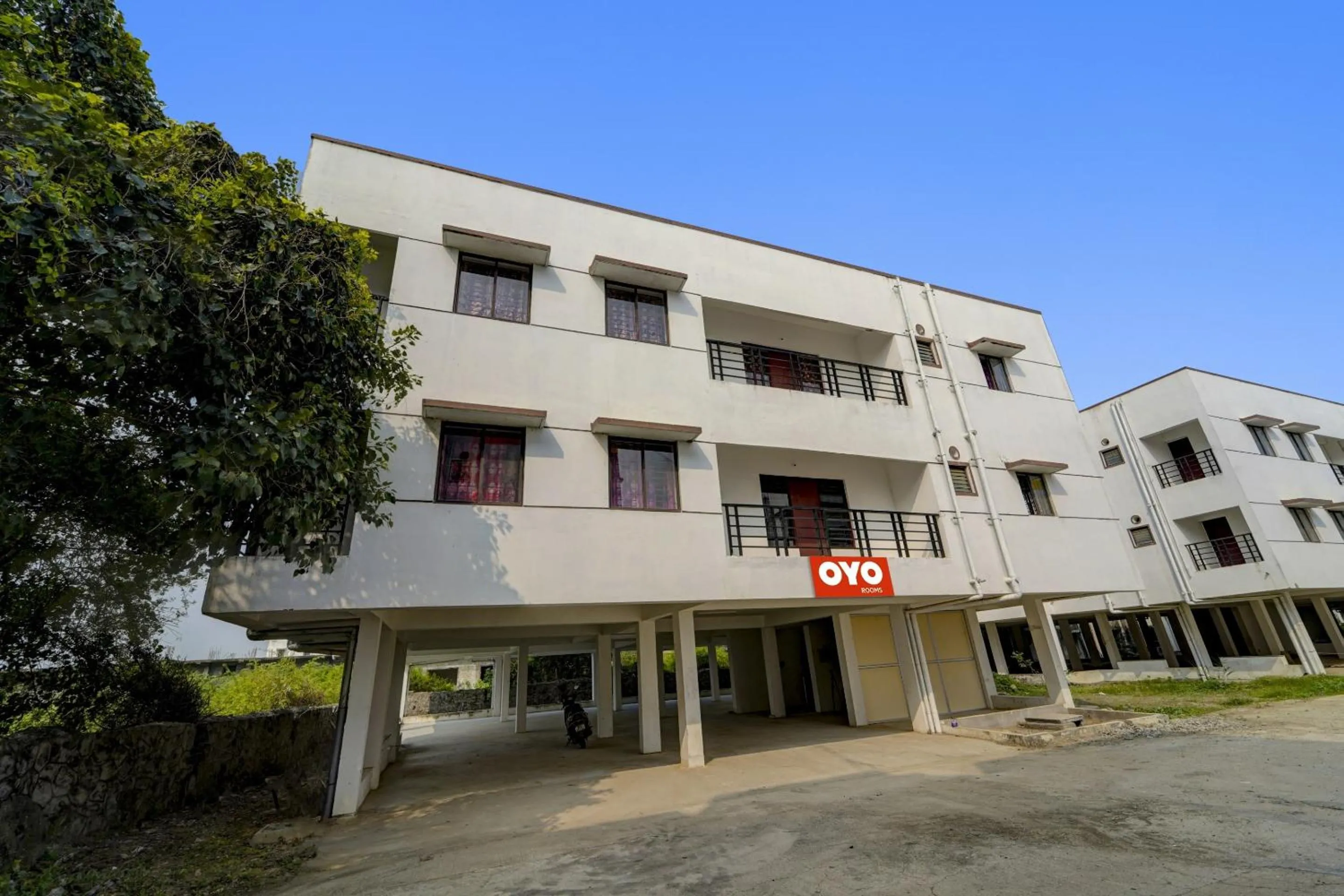 Facade/entrance in Hotel O J2 Service Appartment