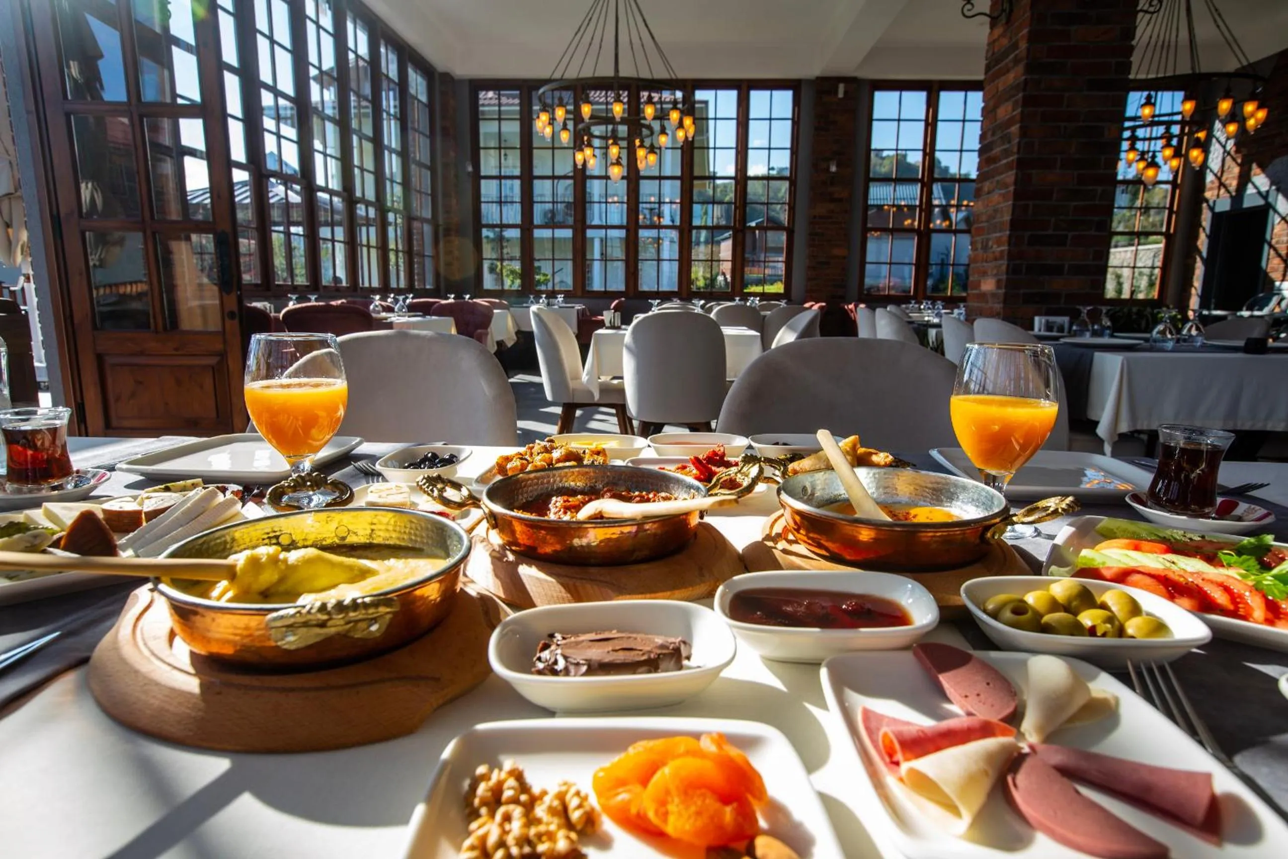 Restaurant/places to eat in Zanike hotel