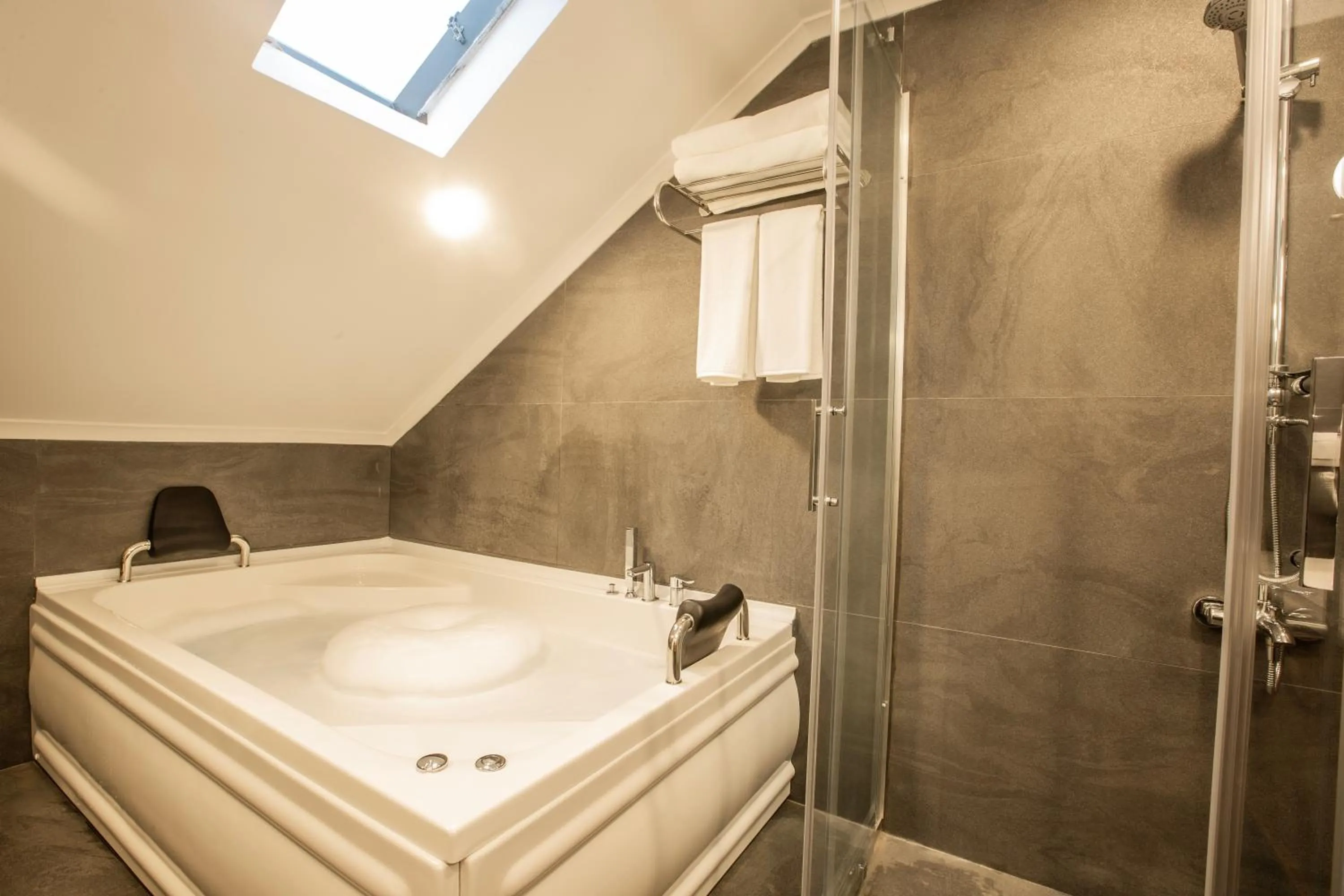 Shower in Zanike hotel