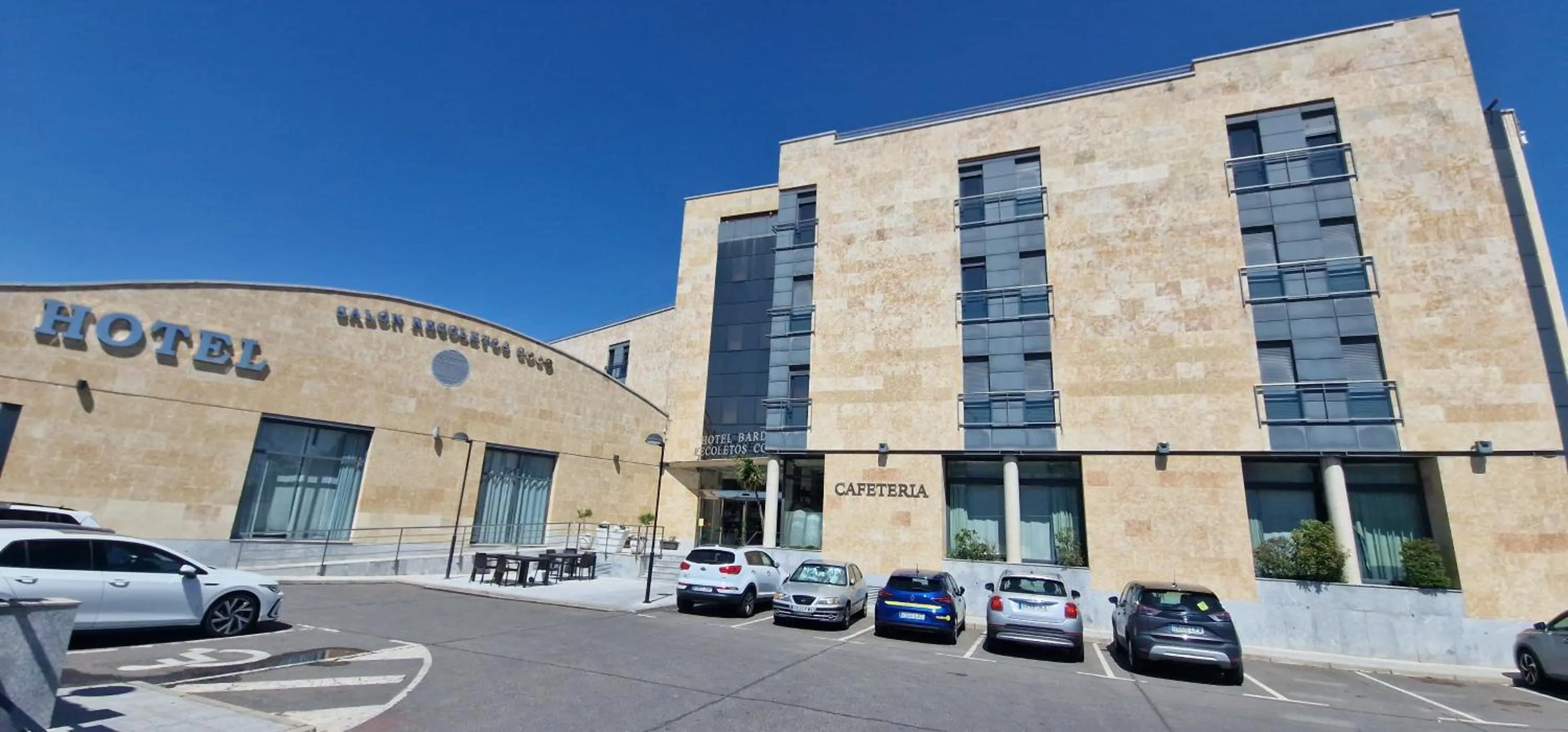 Property building in Hotel Bardo Recoletos Coco