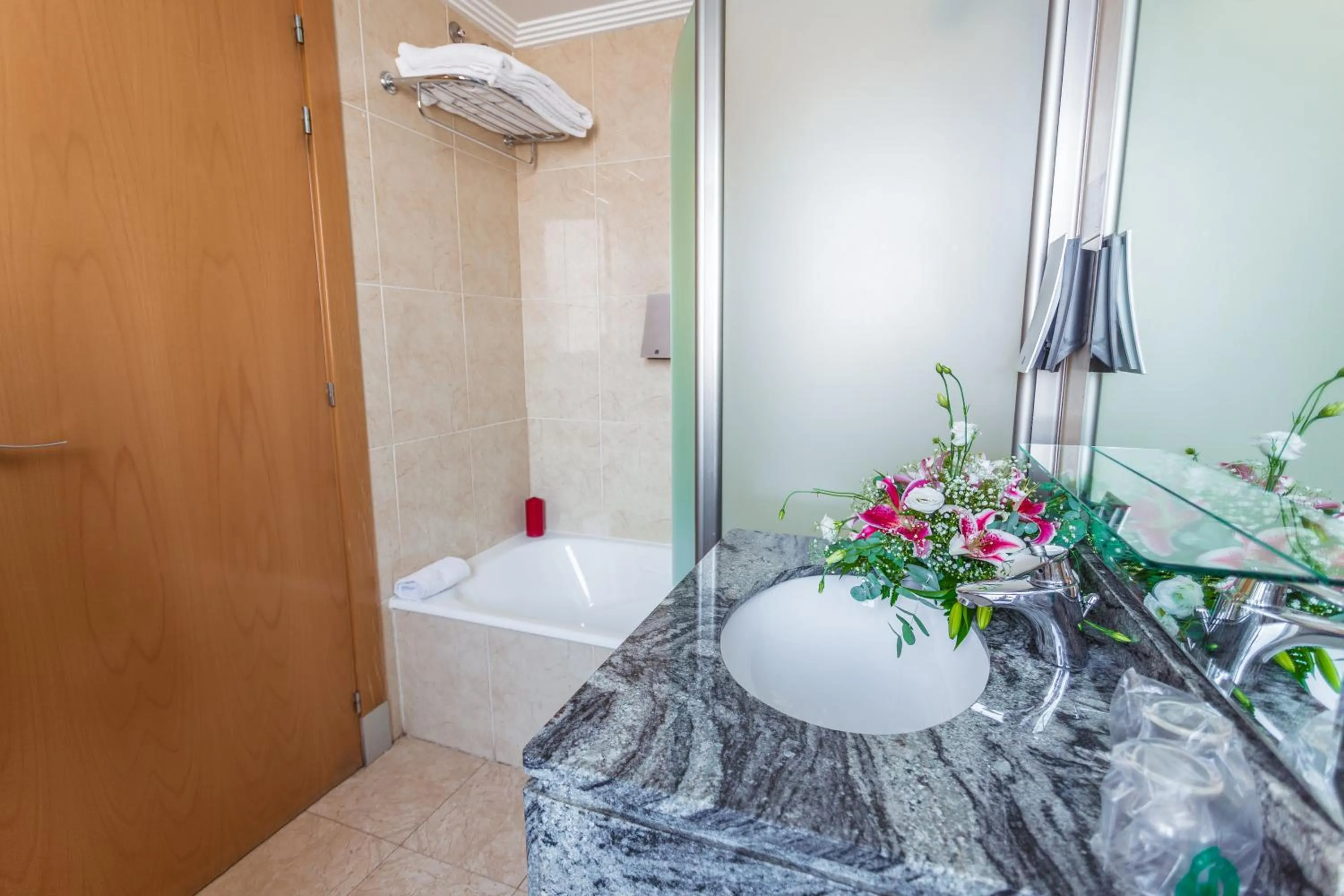 Bathroom in Hotel Bardo Recoletos Coco