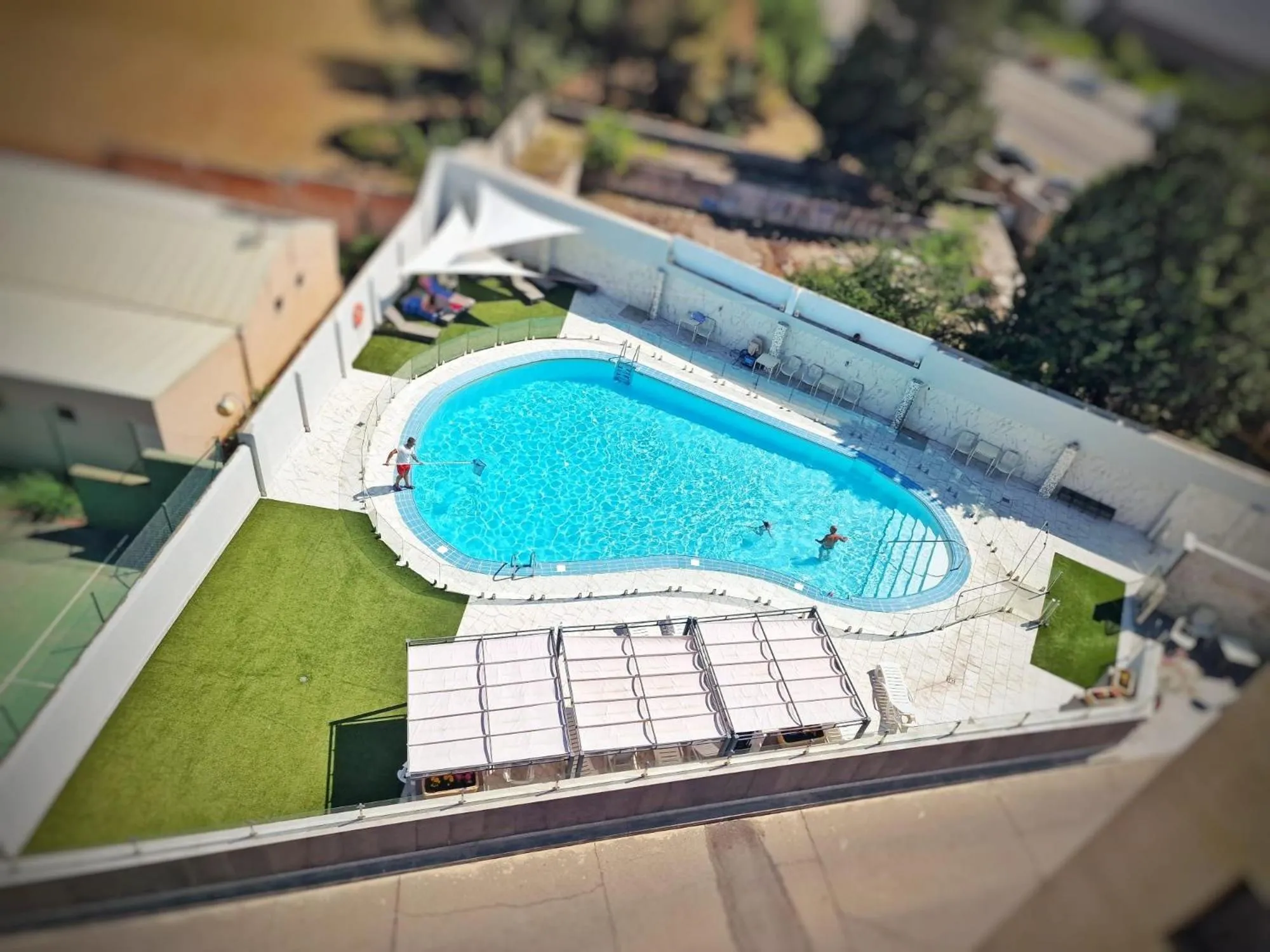 Swimming pool in Hotel Bardo Recoletos Coco