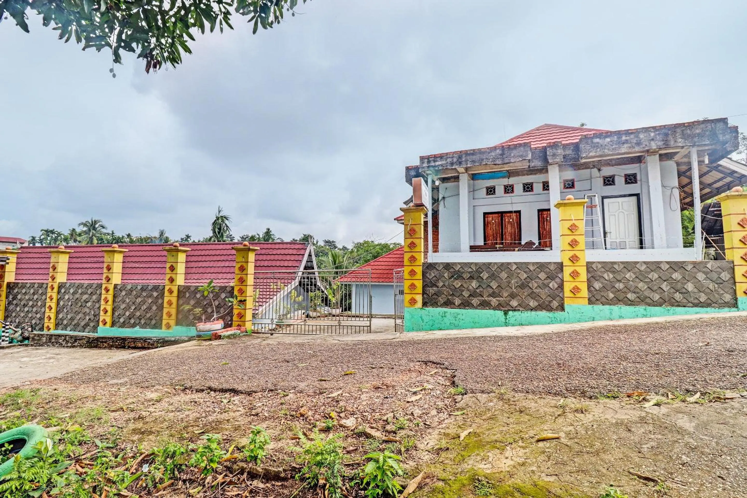 Facade/entrance in OYO 91886 Bfs Homestay Syariah