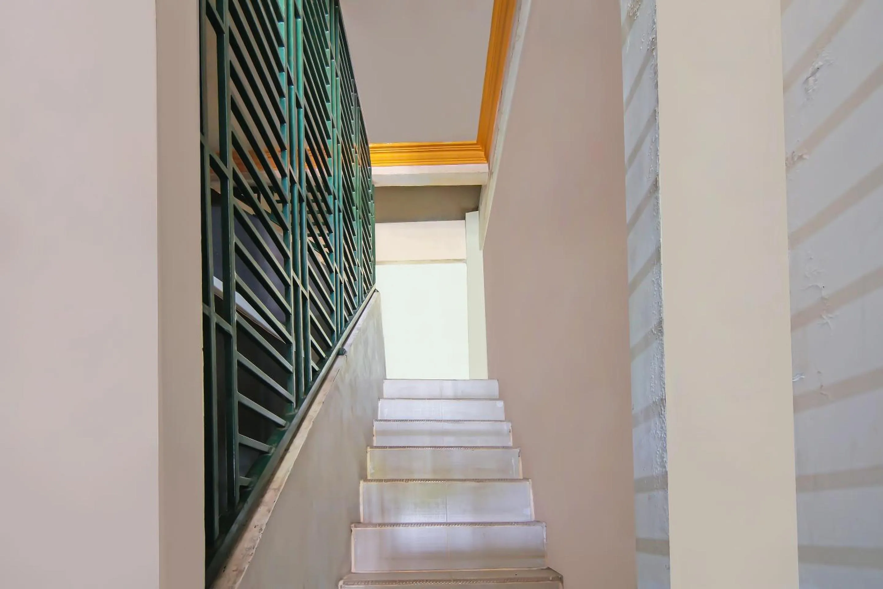 Lobby or reception in Hotel O Flamboyan 25 Homestay Syariah