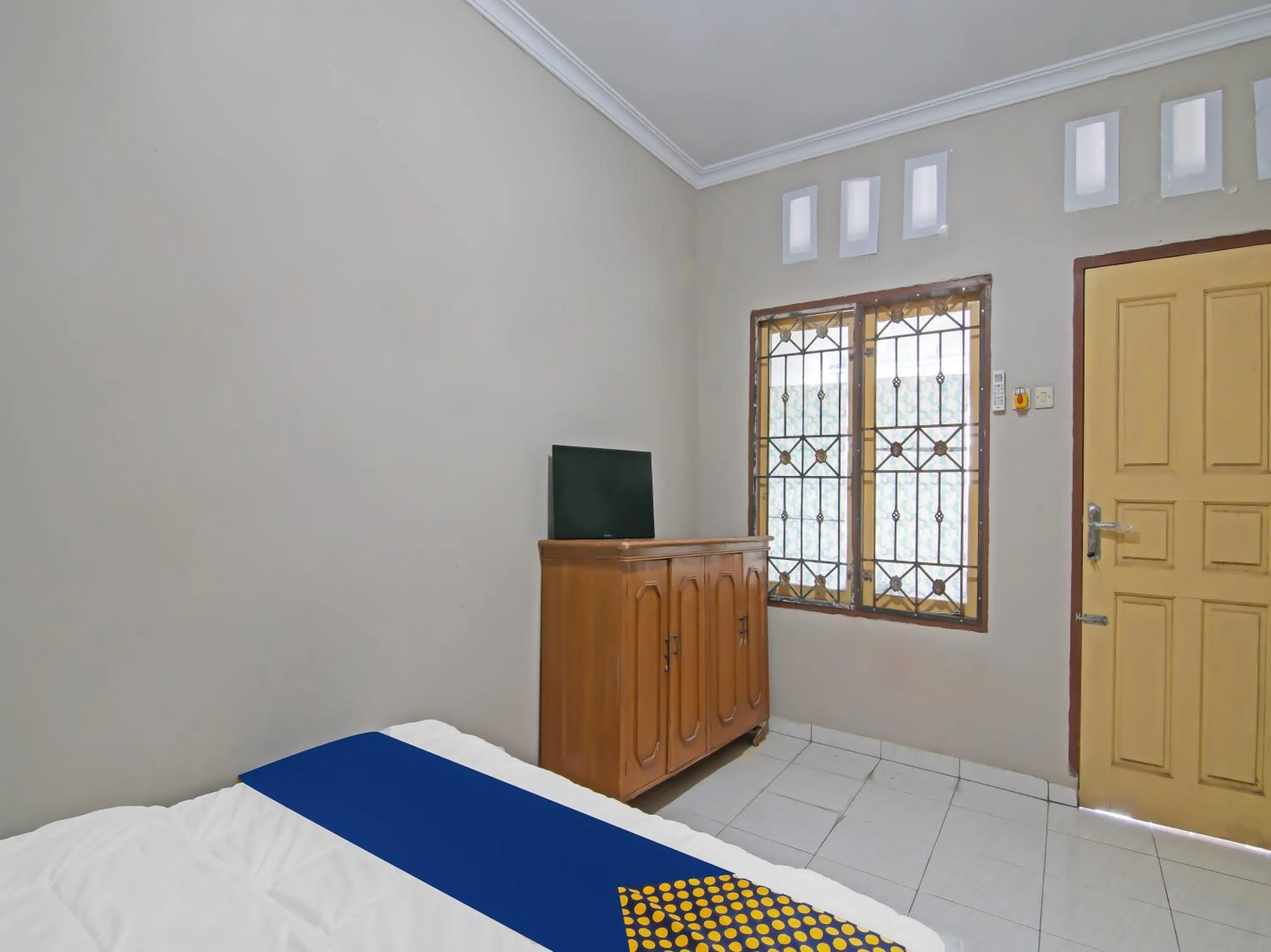 Bedroom, Bed in Hotel O Flamboyan 25 Homestay Syariah