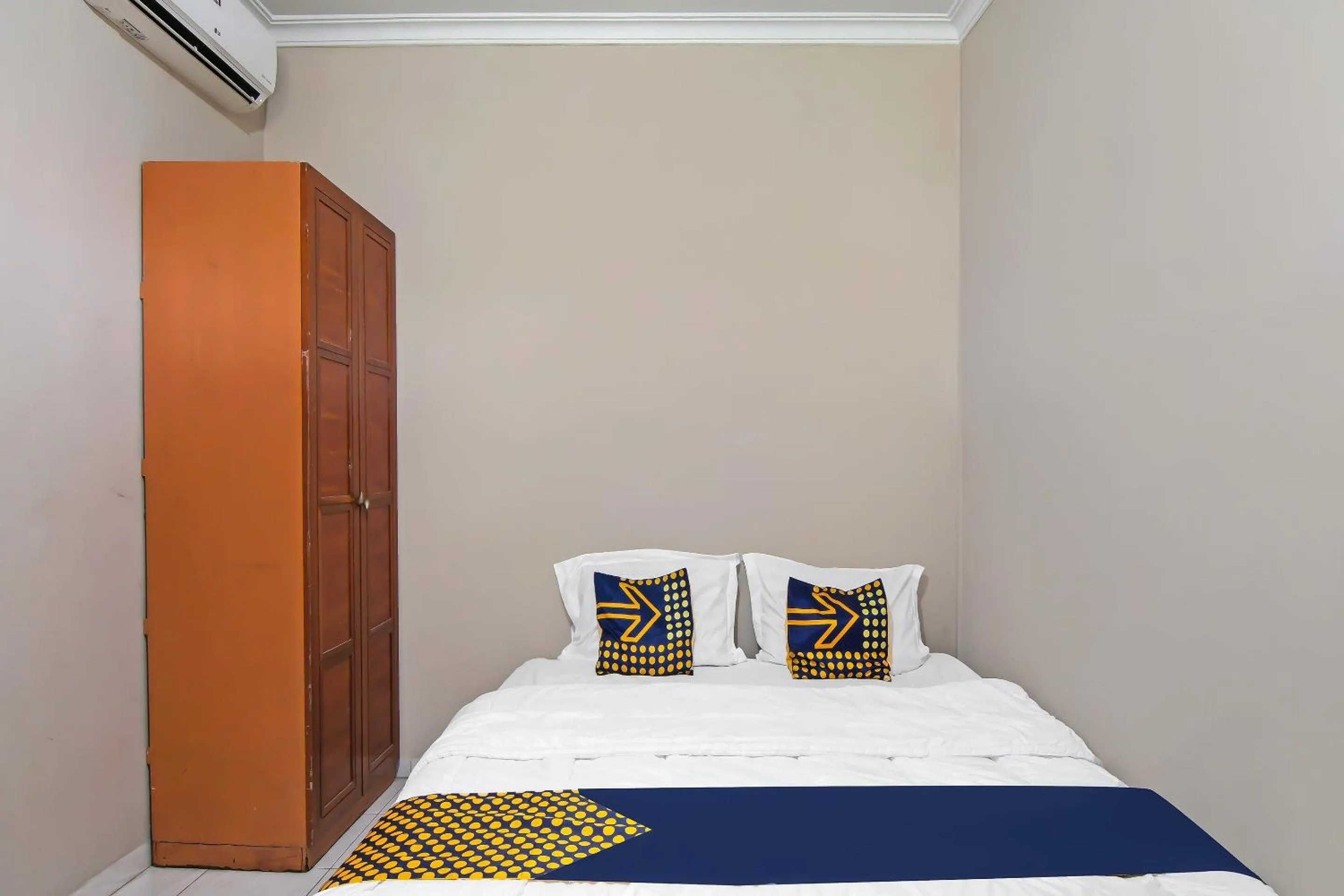 Bedroom, Bed in Hotel O Flamboyan 25 Homestay Syariah