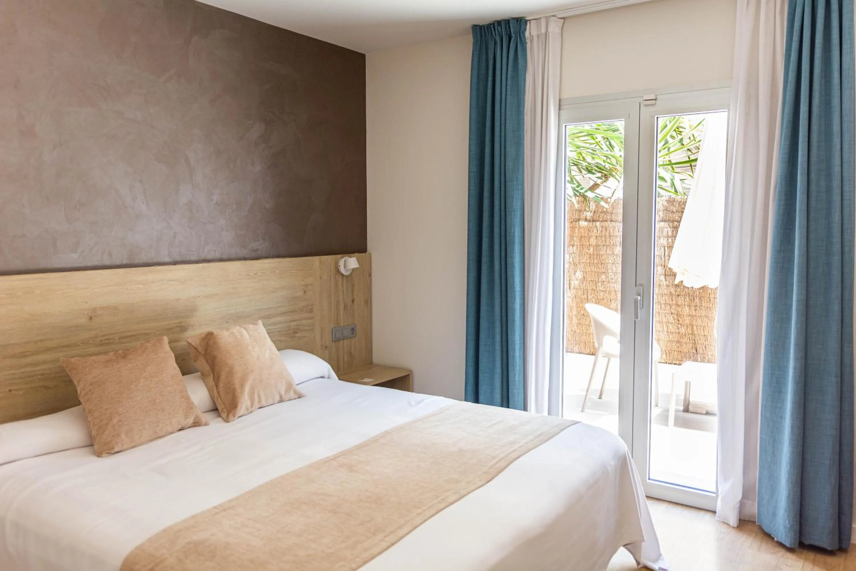 Bedroom, Bed in Hotel Bulevard