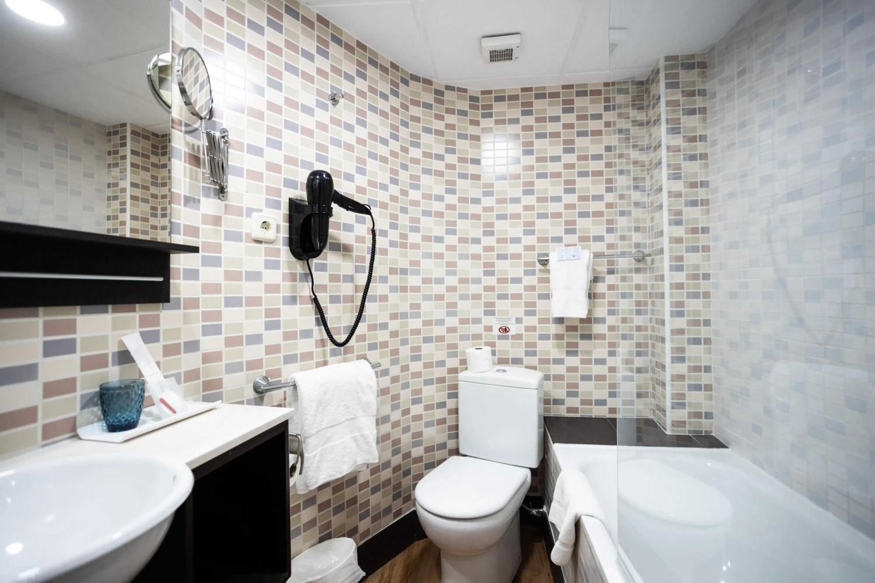 Bathroom in Venecia Plaza Centro