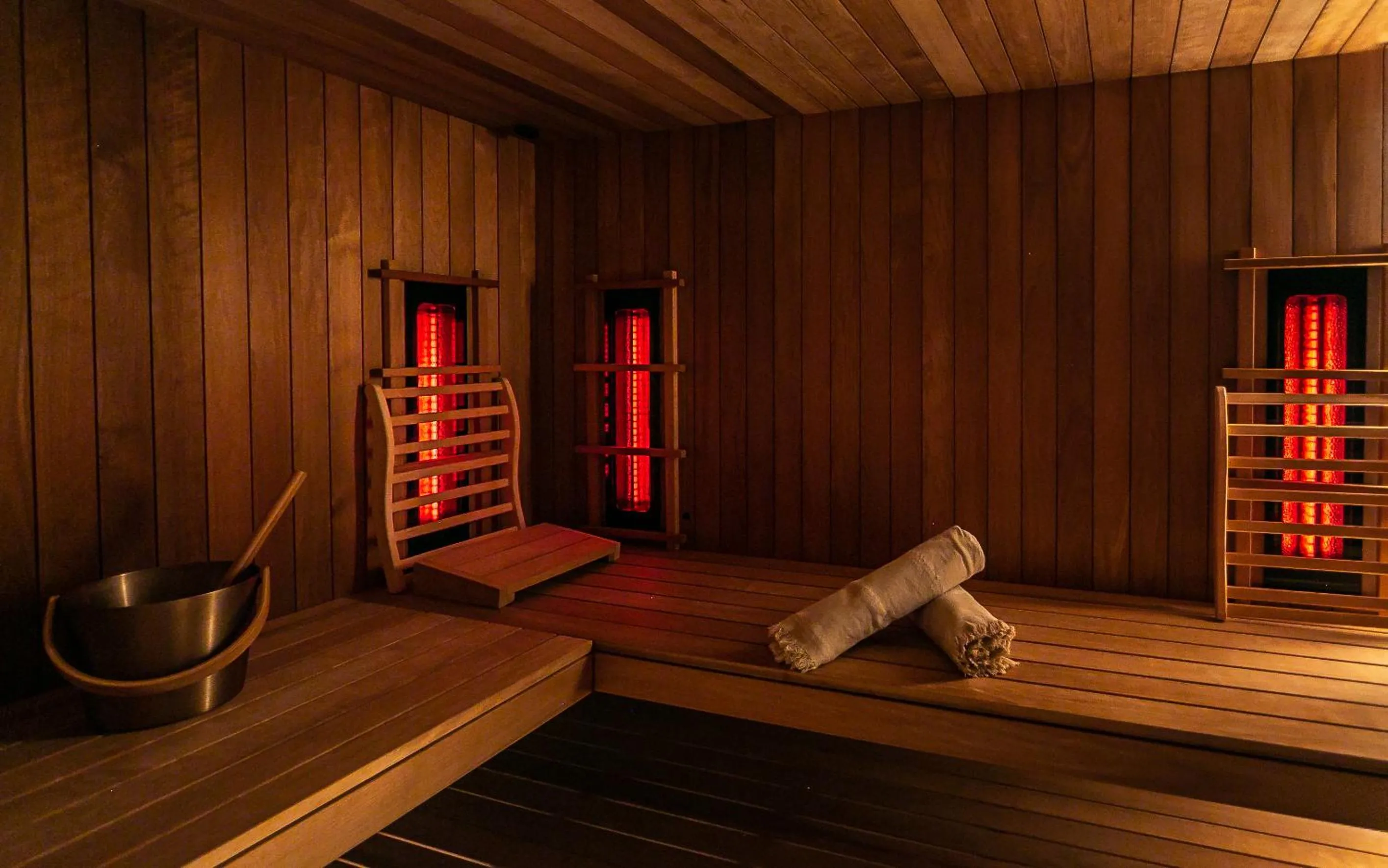The Newport Lodge included 3h PRIVATE indoor welnes & use e-bikes