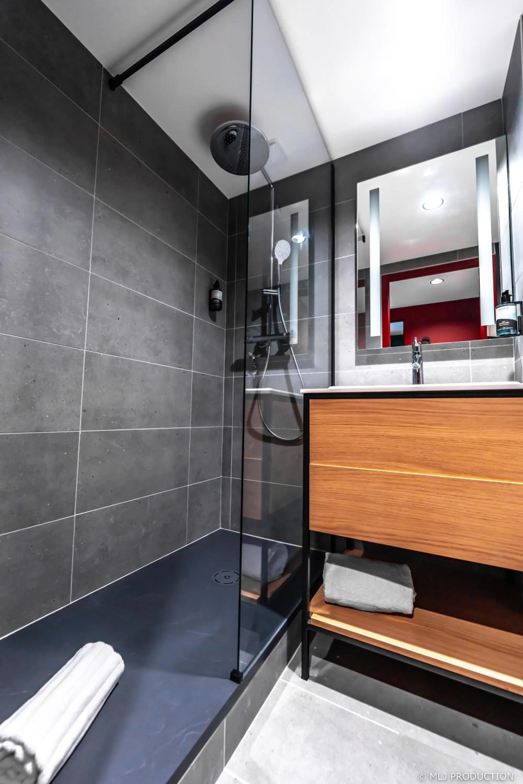 Shower, Bed in Les Hauts de Kerano