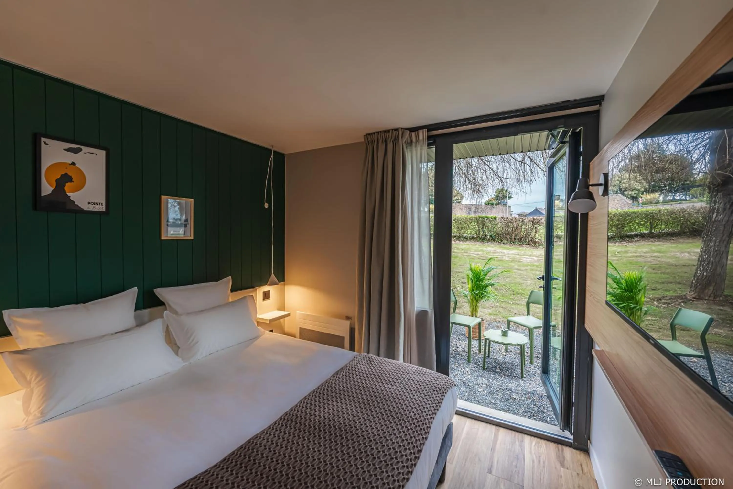 View (from property/room), Bed in Les Hauts de Kerano