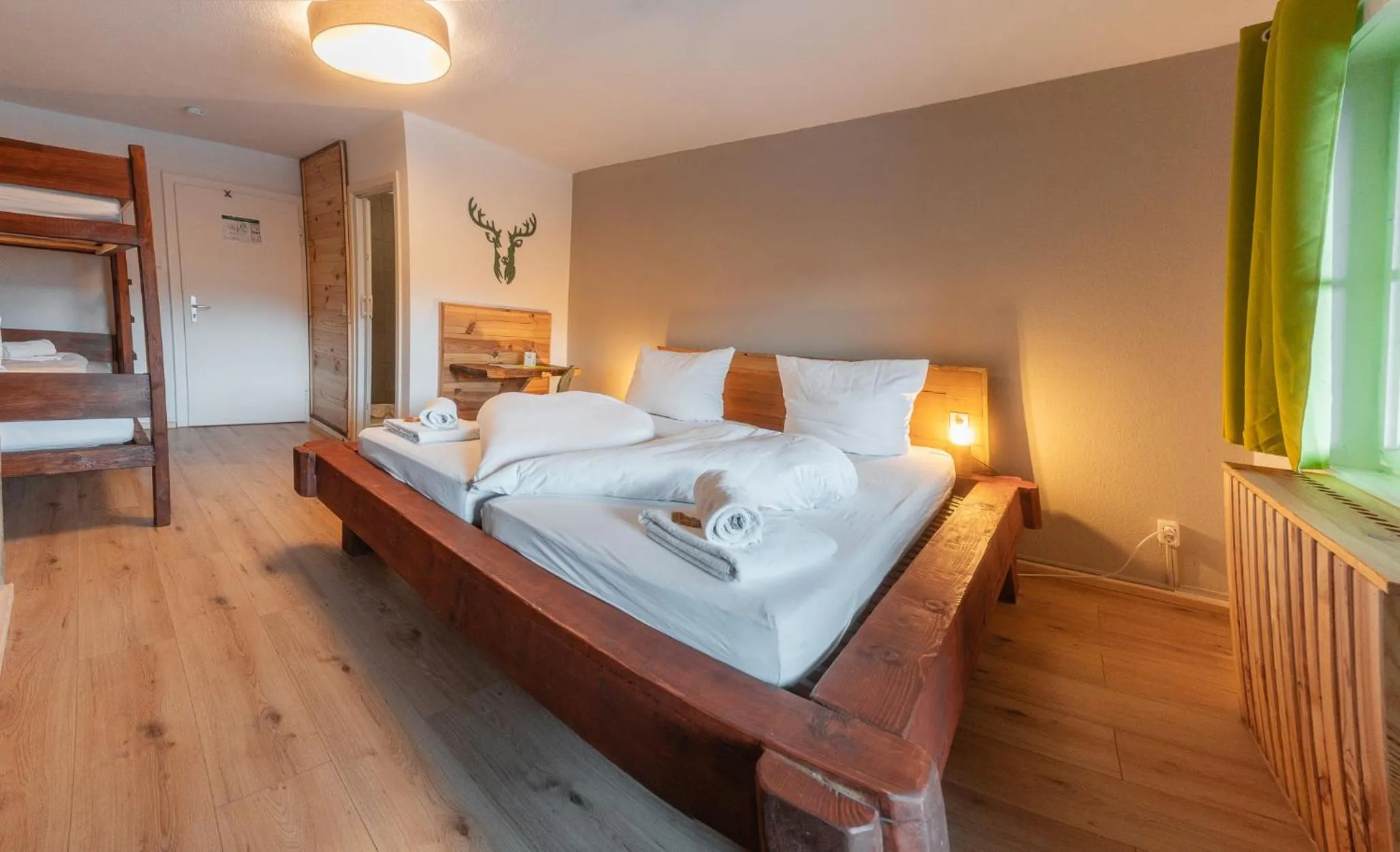 Quadruple Room with Shared Toilet in Hostel - Ron`s Guesthouse