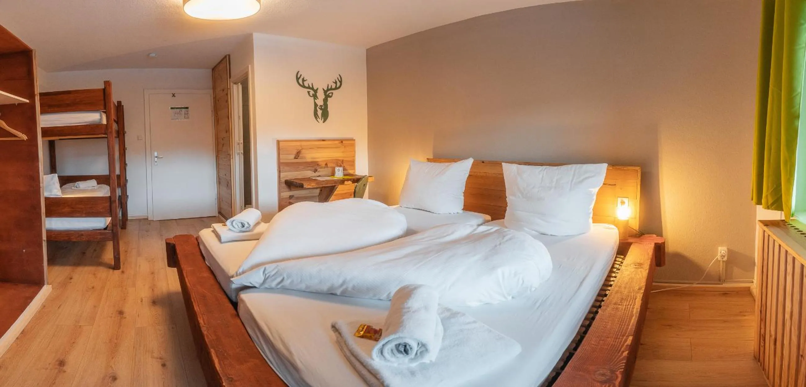 Quadruple Room with Shared Toilet in Hostel - Ron`s Guesthouse
