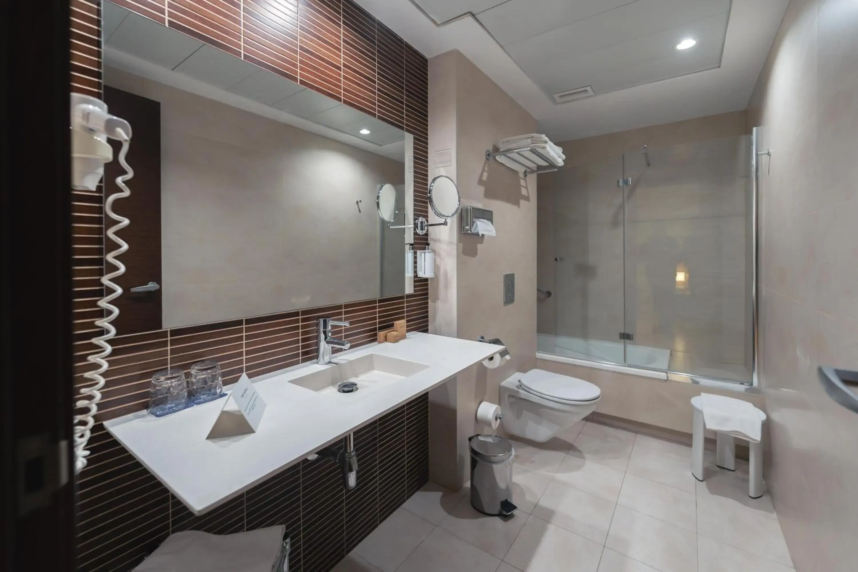 Bathroom in Port Elche Bathroom in Port Elche