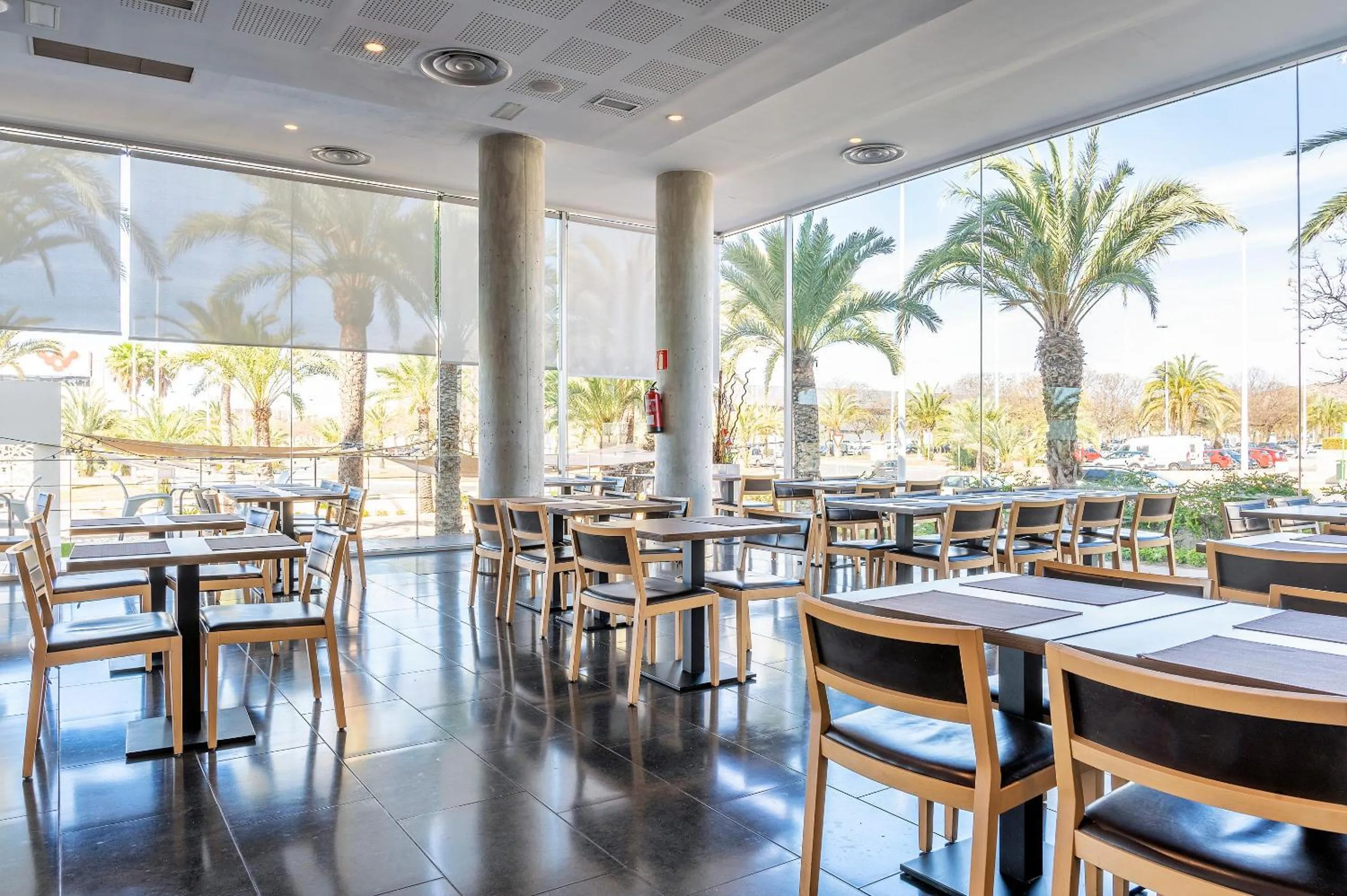Restaurant/places to eat in Port Elche