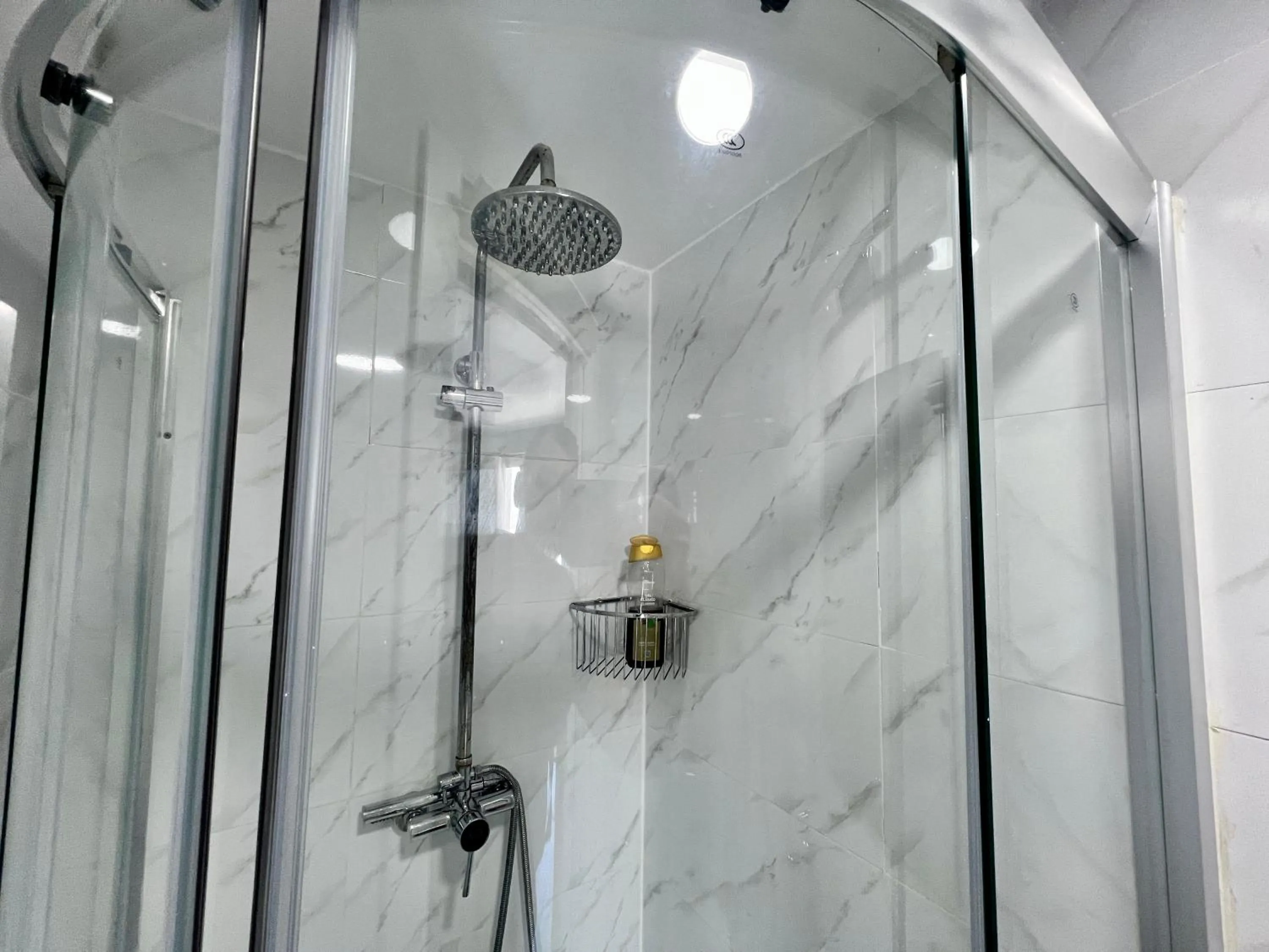 Shower in SL Marbella