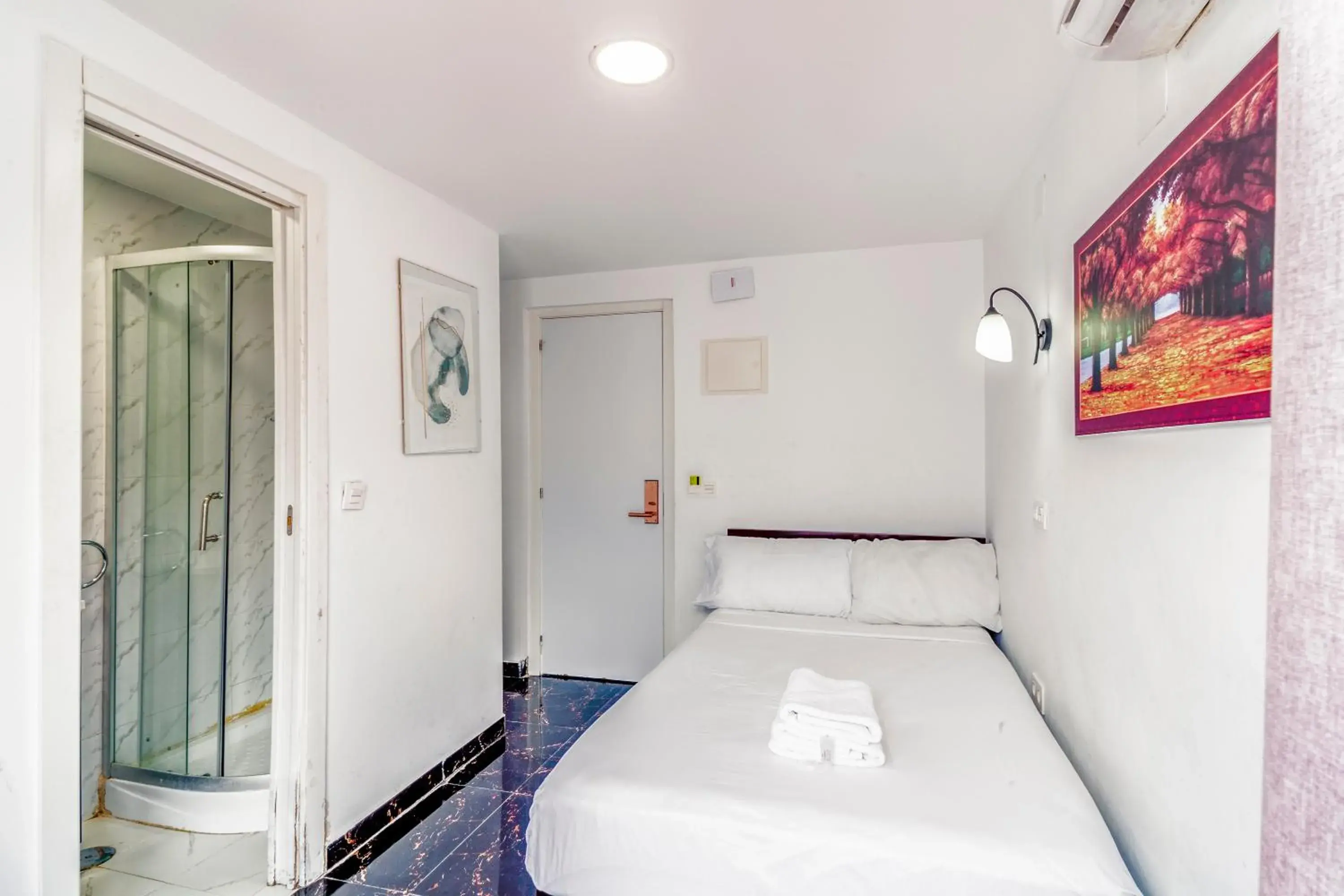Double Room in SL Marbella Double Room in SL Marbella