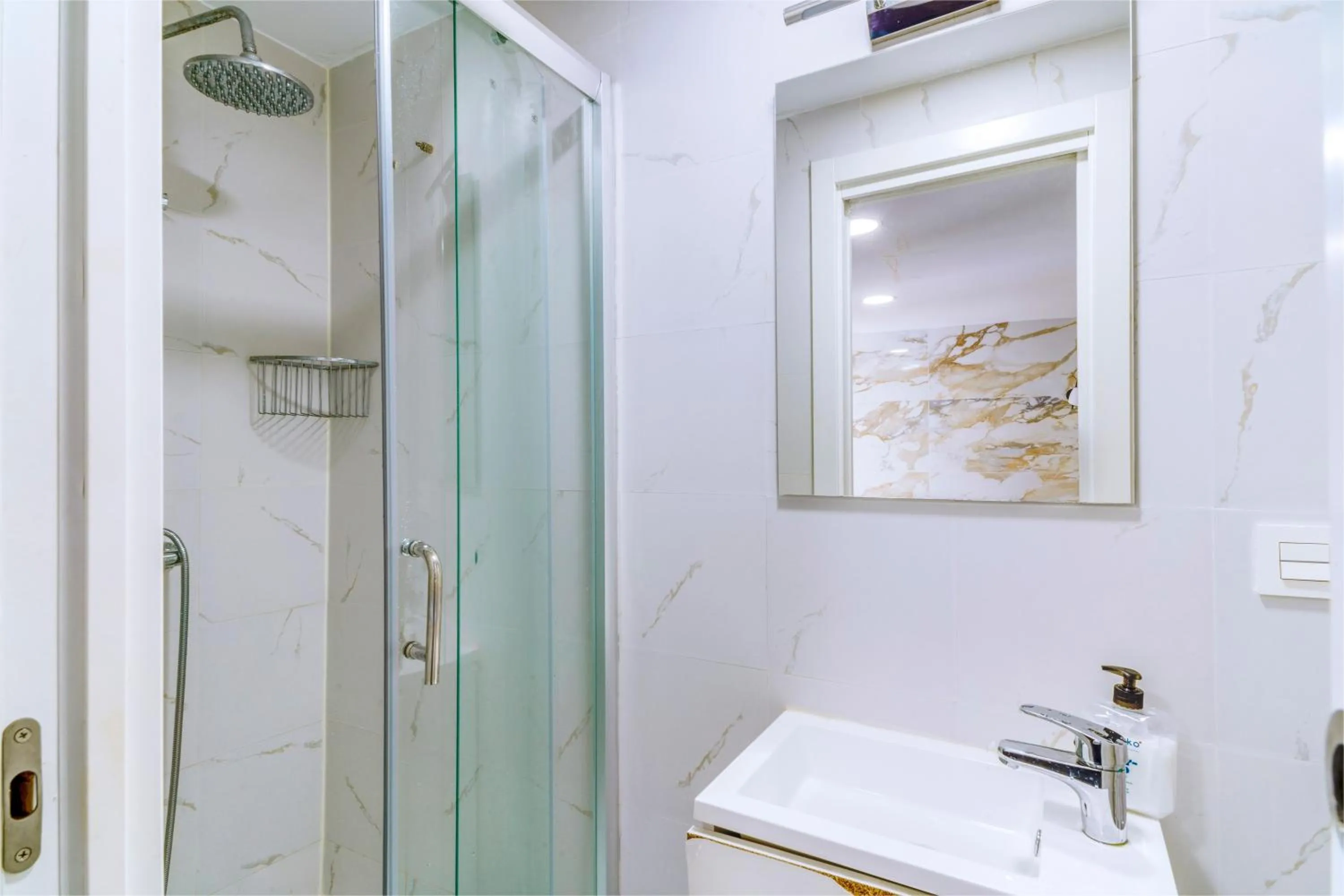 Shower in SL Marbella